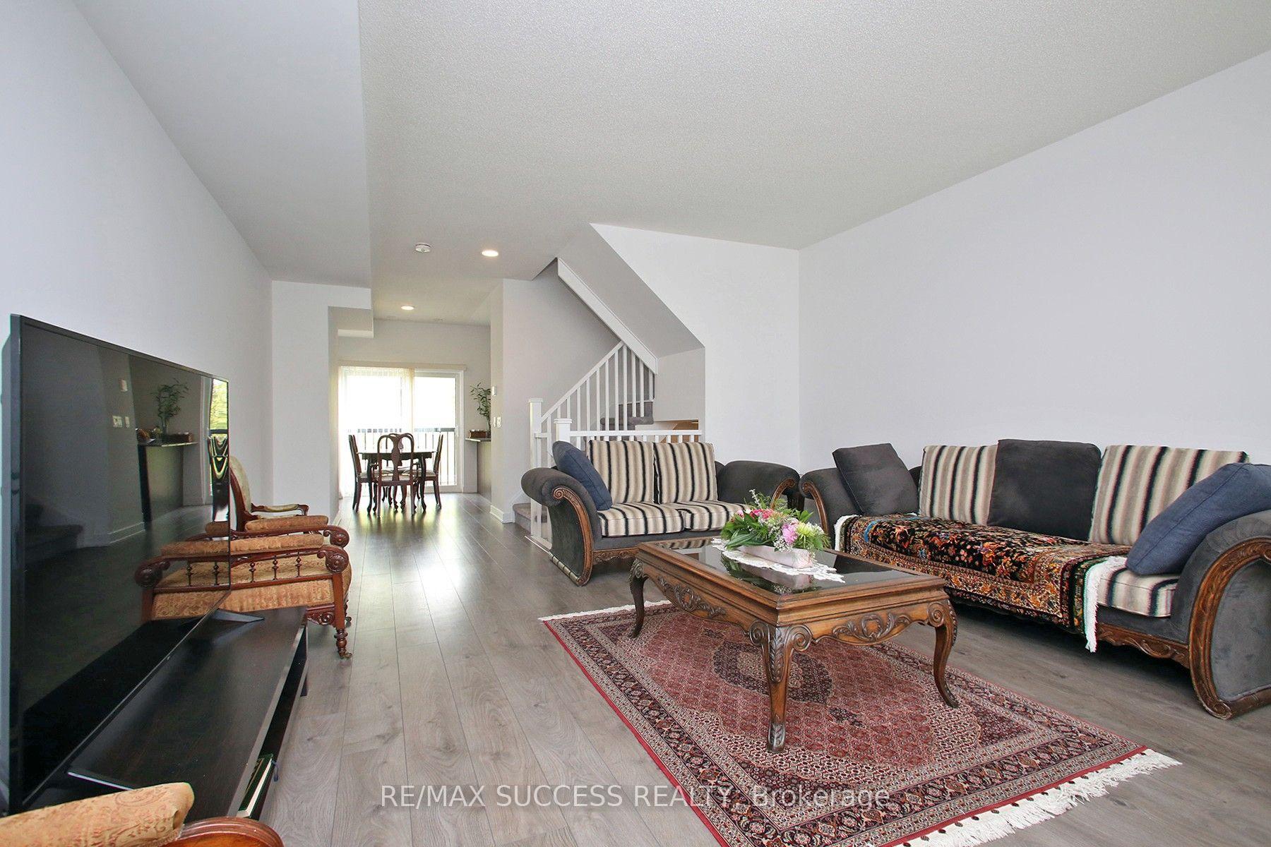 Photo 8 of Unit 76, 1121 Cooke Boulevard, Burlington, LaSalle — HOMEH