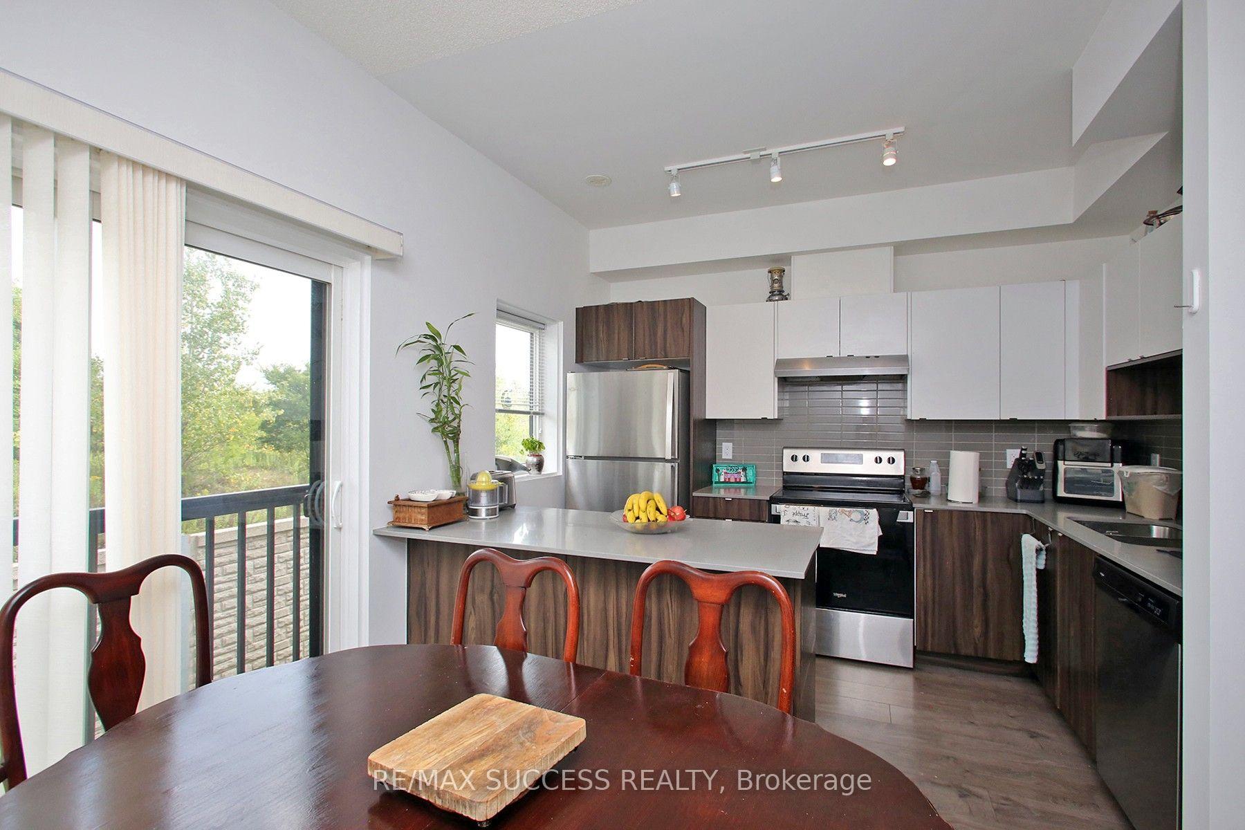 Photo 11 of Unit 76, 1121 Cooke Boulevard, Burlington, LaSalle — HOMEH