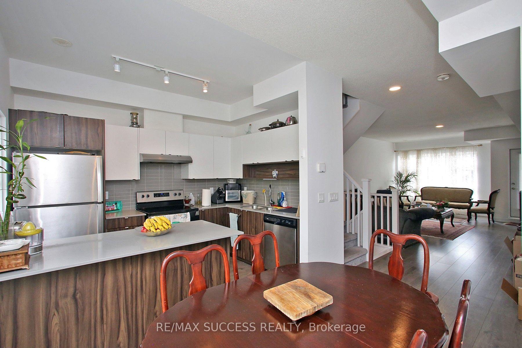 Photo 13 of Unit 76, 1121 Cooke Boulevard, Burlington, LaSalle — HOMEH