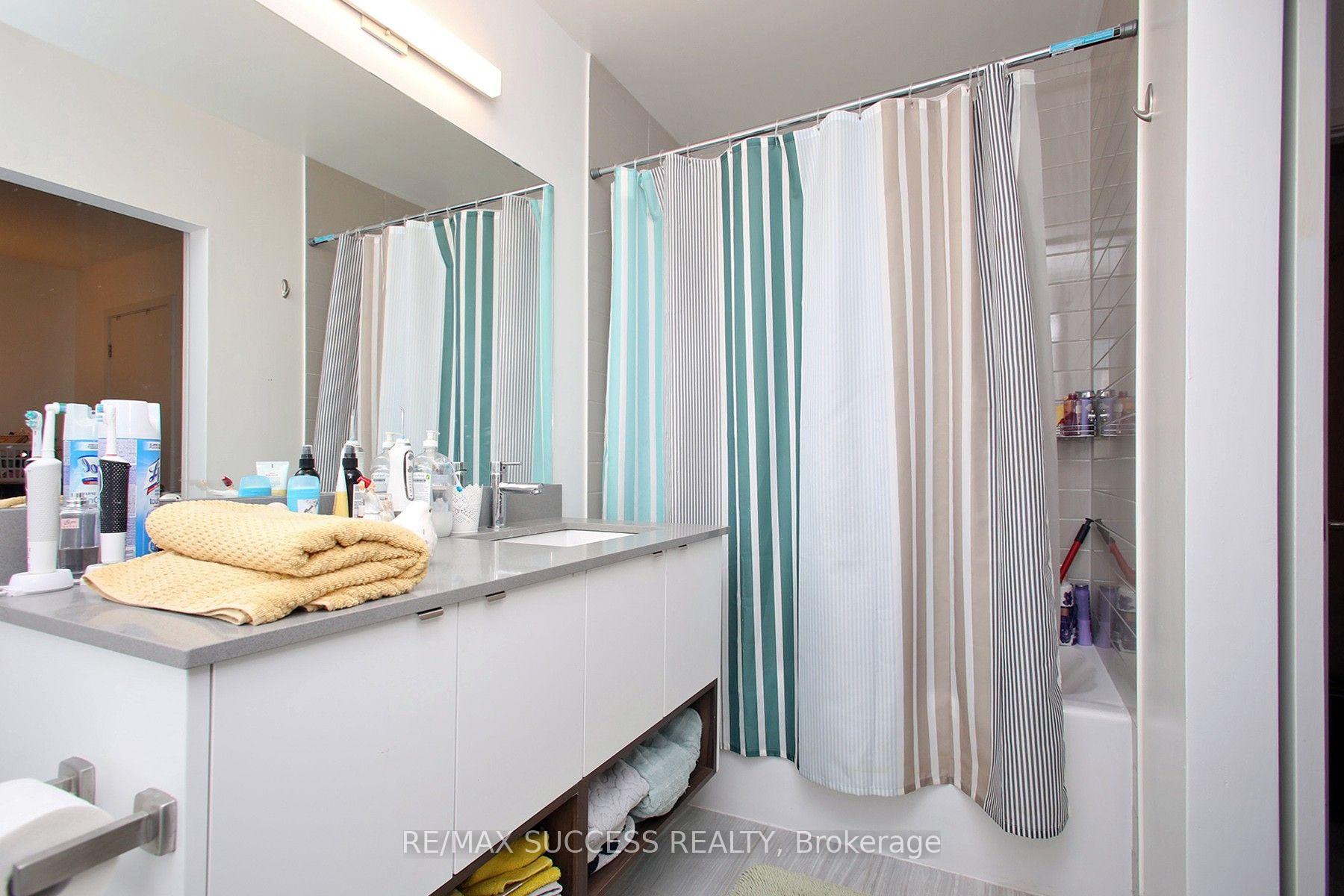 Photo 17 of Unit 76, 1121 Cooke Boulevard, Burlington, LaSalle — HOMEH