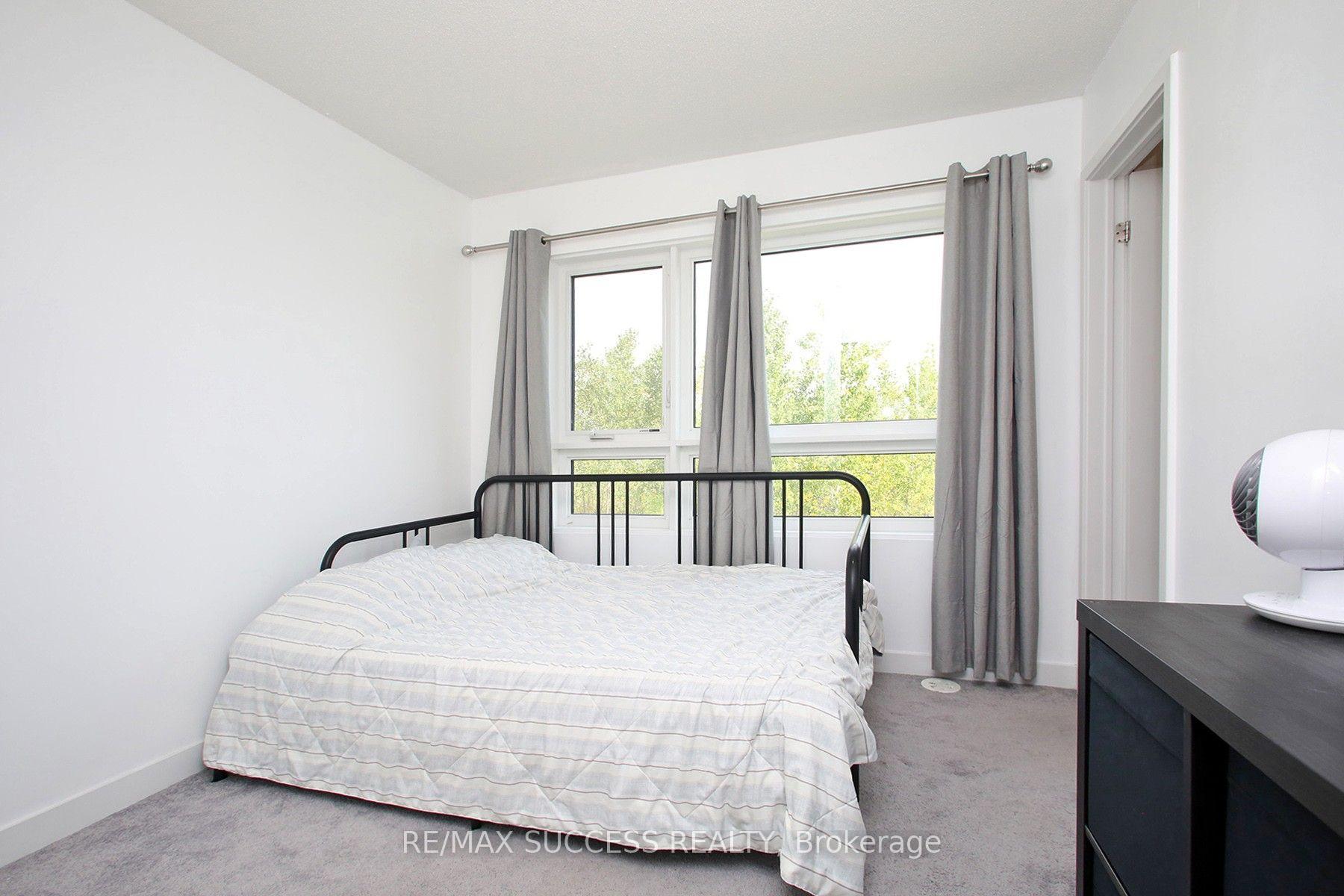 Photo 18 of Unit 76, 1121 Cooke Boulevard, Burlington, LaSalle — HOMEH