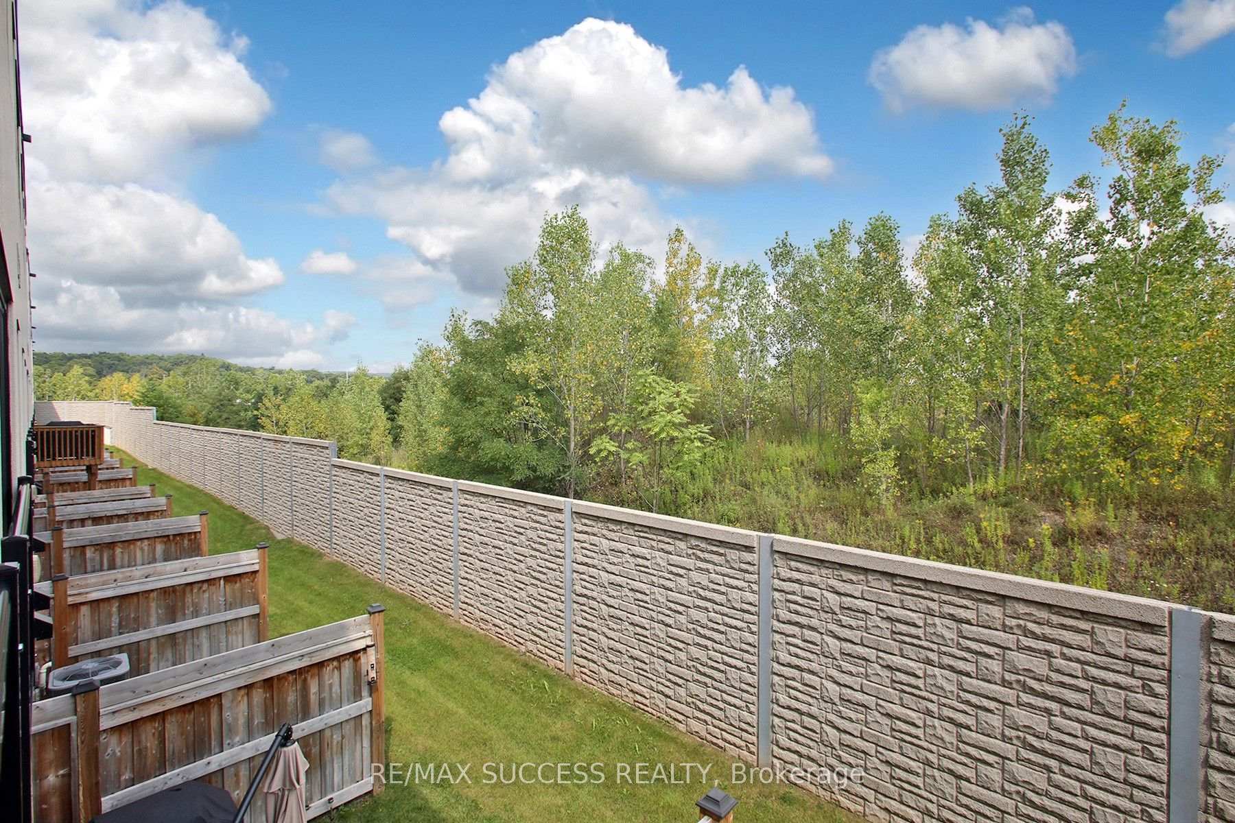 Photo 26 of Unit 76, 1121 Cooke Boulevard, Burlington, LaSalle — HOMEH