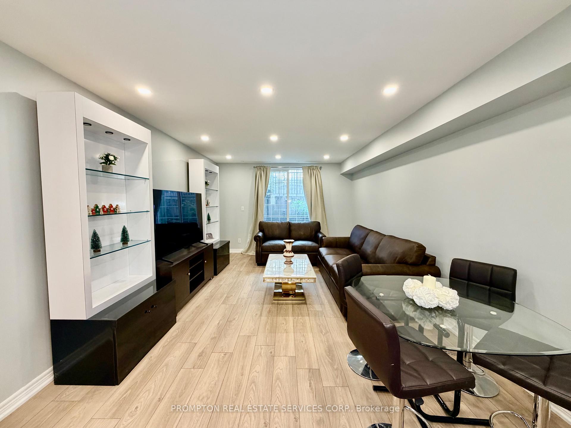 Photo 6 of Unit 11, 285 Antibes Drive, North York, Westminster-Branson — HOMEH