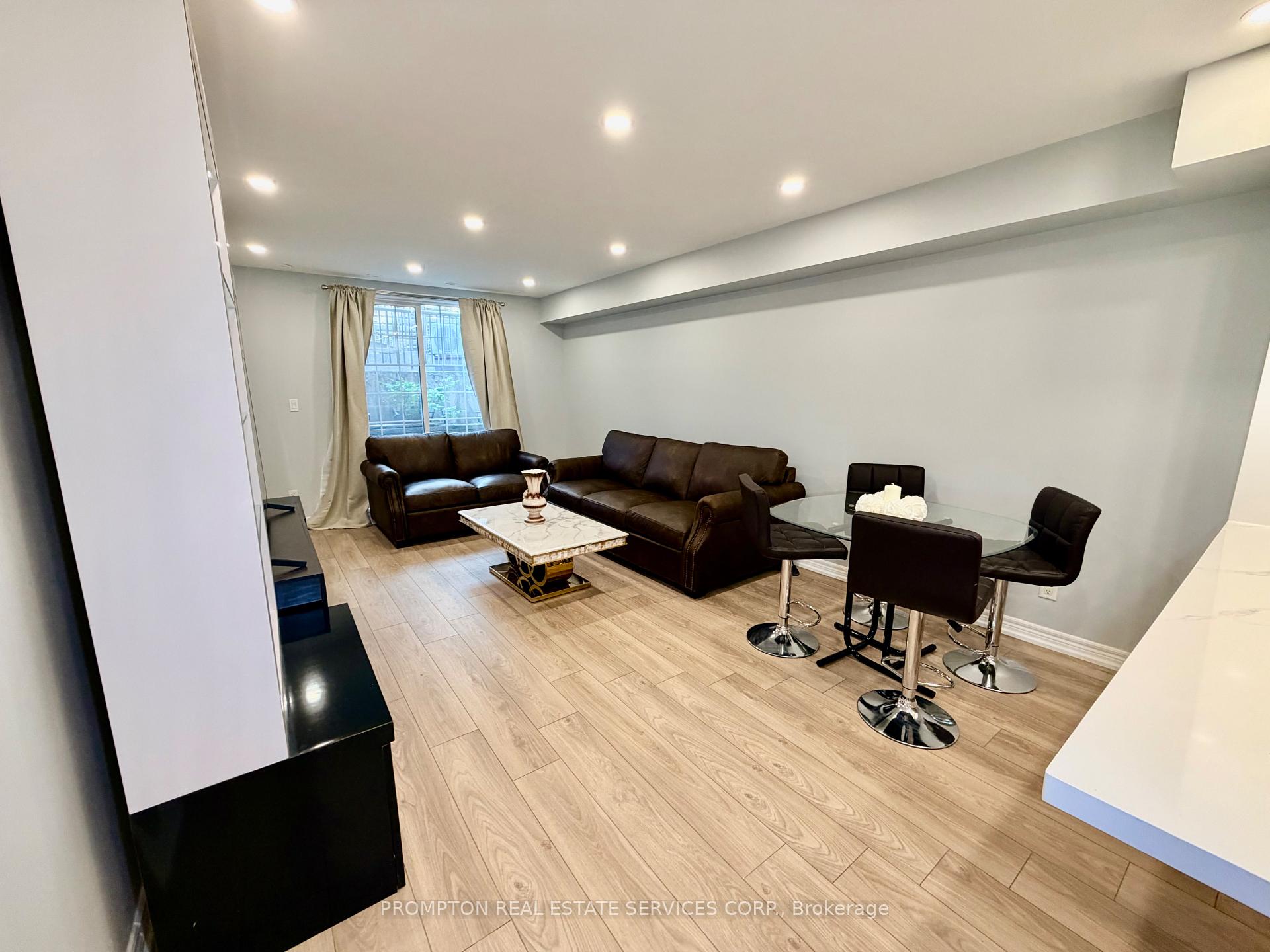 Photo 7 of Unit 11, 285 Antibes Drive, North York, Westminster-Branson — HOMEH