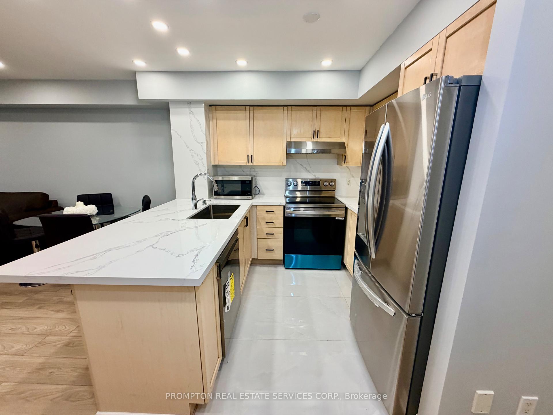 Photo 9 of Unit 11, 285 Antibes Drive, North York, Westminster-Branson — HOMEH