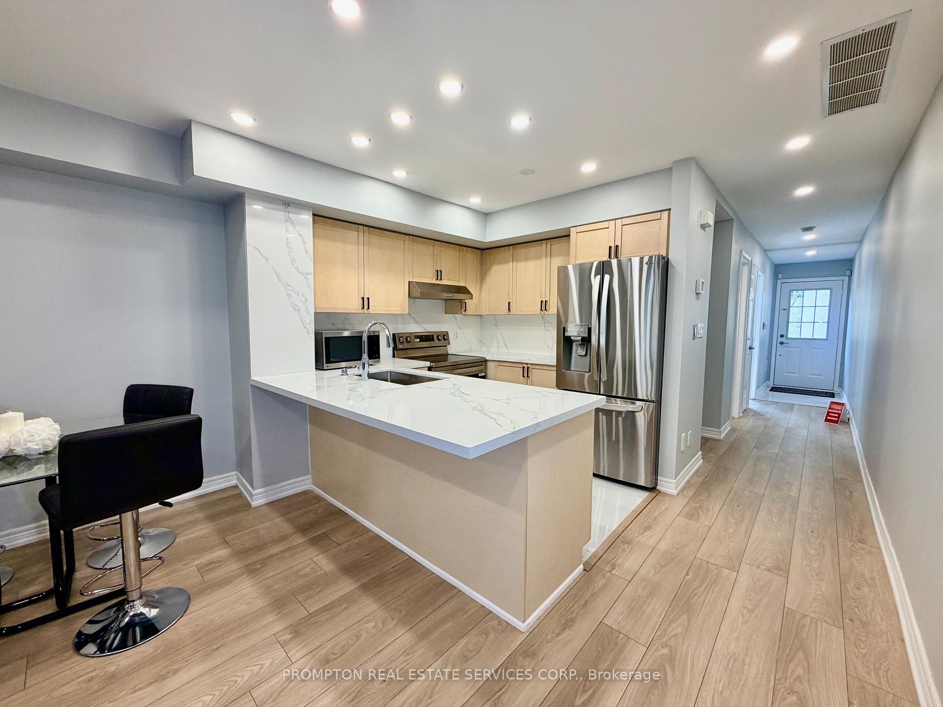 Photo 10 of Unit 11, 285 Antibes Drive, North York, Westminster-Branson — HOMEH