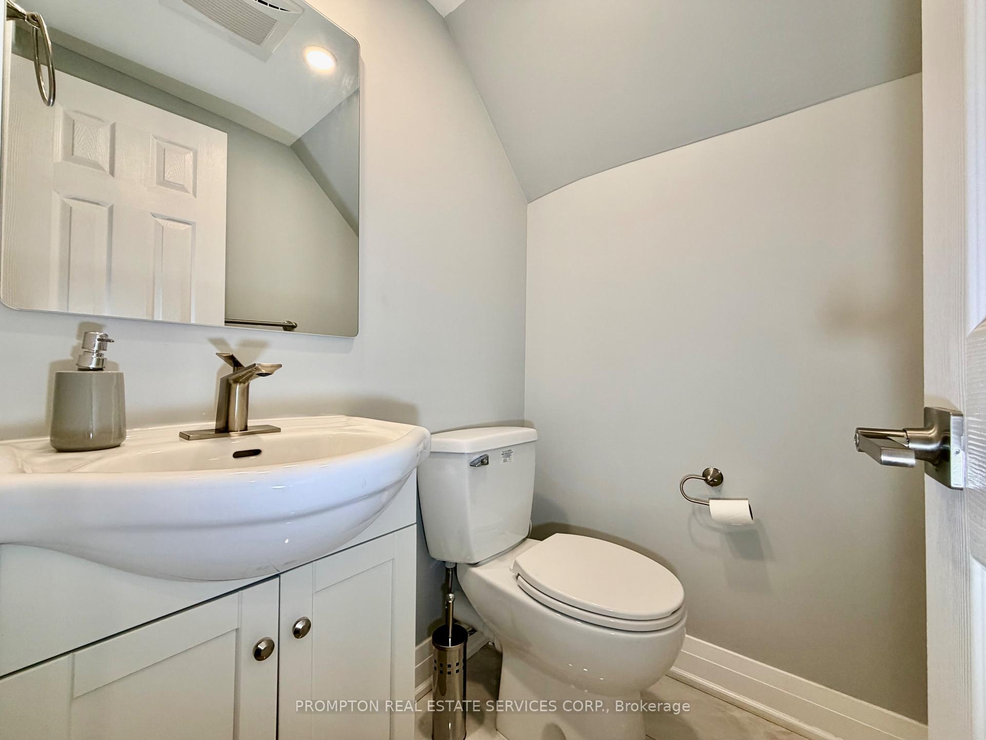 Photo 16 of Unit 11, 285 Antibes Drive, North York, Westminster-Branson — HOMEH