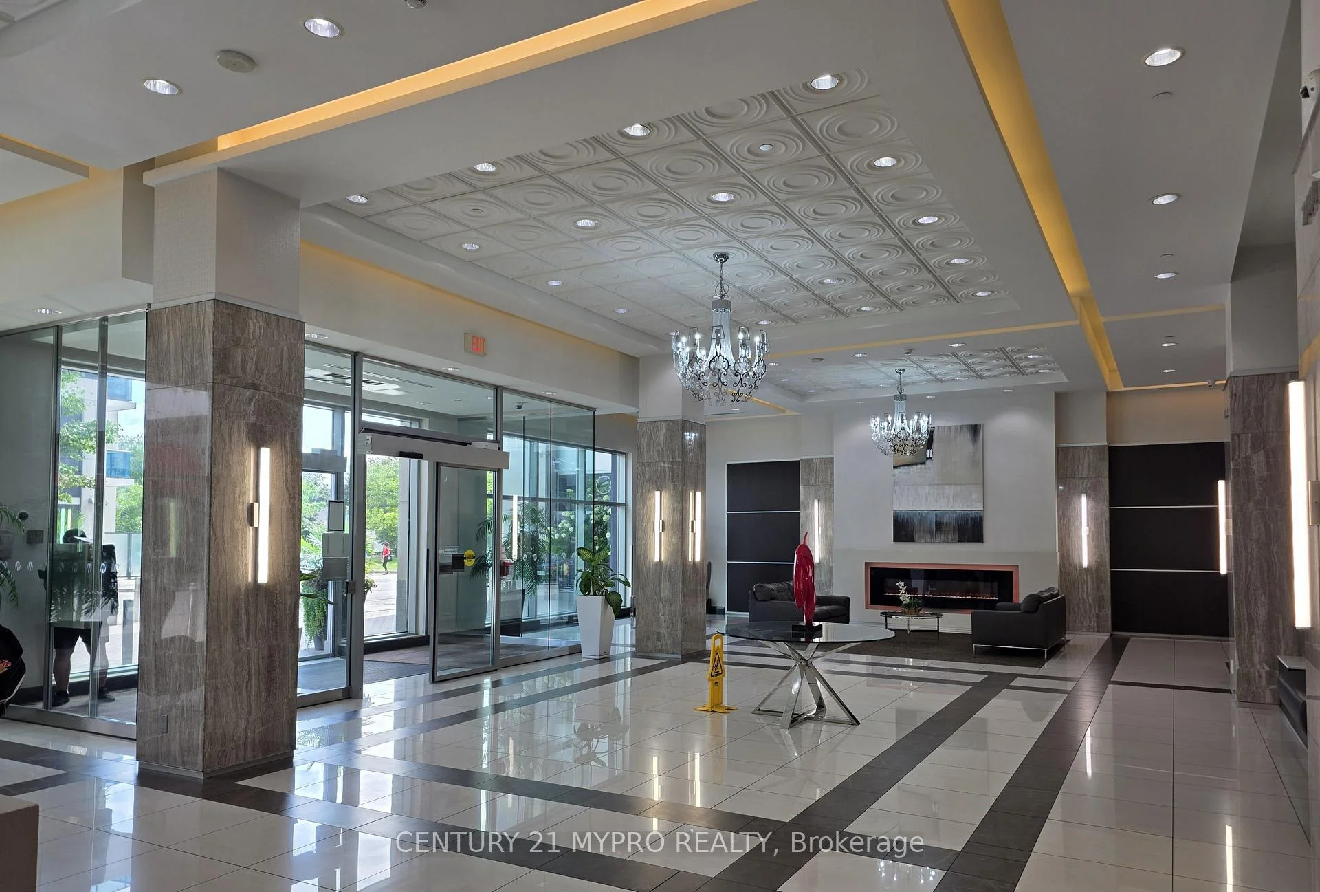 Photo 4 of Unit 1830, 7161 Yonge Street, Markham, Grandview — HOMEH