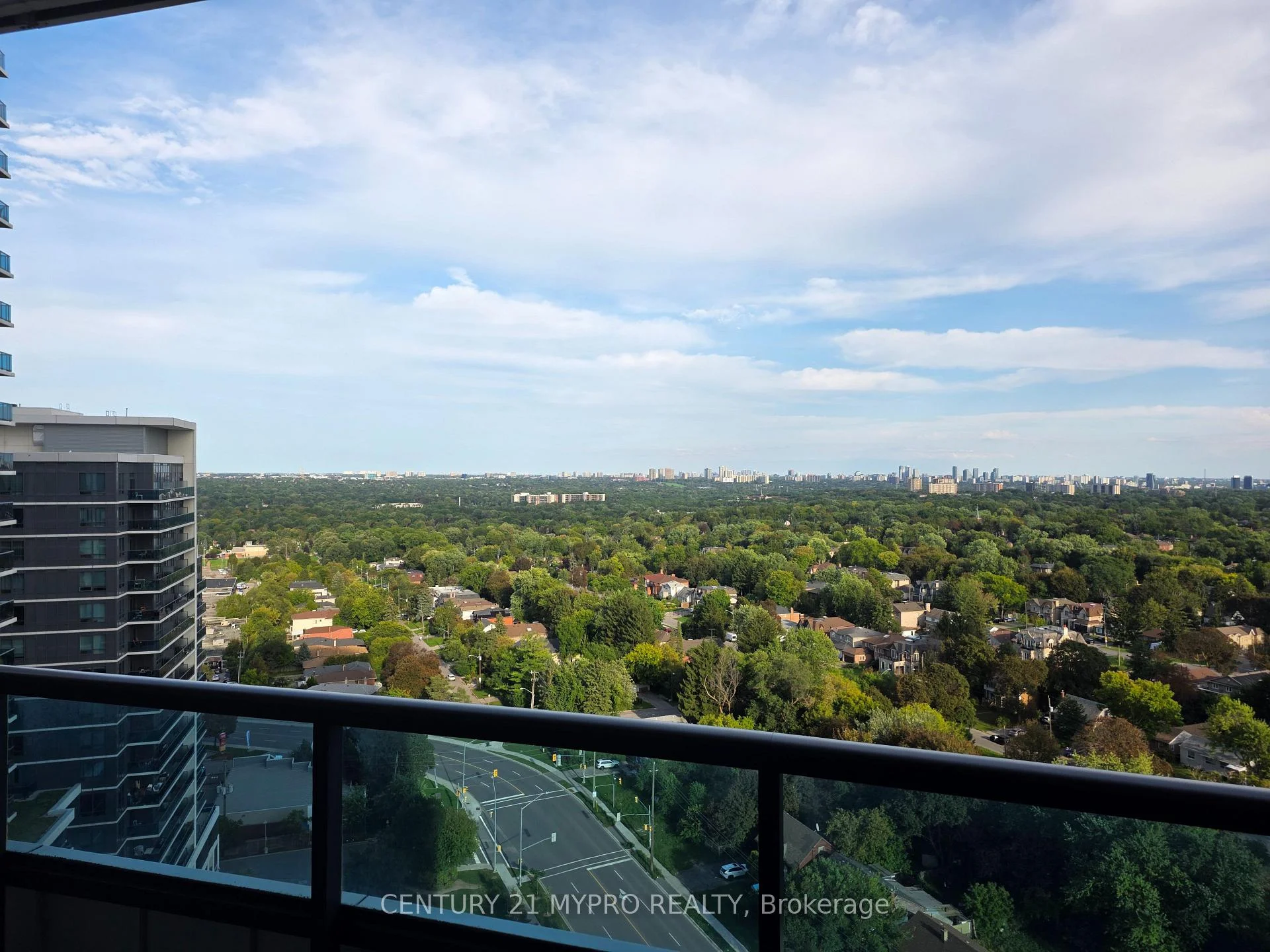 Photo 9 of Unit 1830, 7161 Yonge Street, Markham, Grandview — HOMEH
