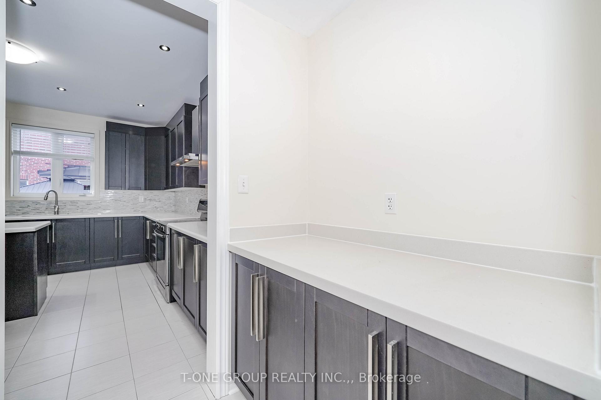 Photo 6 of 3 Chokecherry Crescent, Markham, Wismer — HOMEH