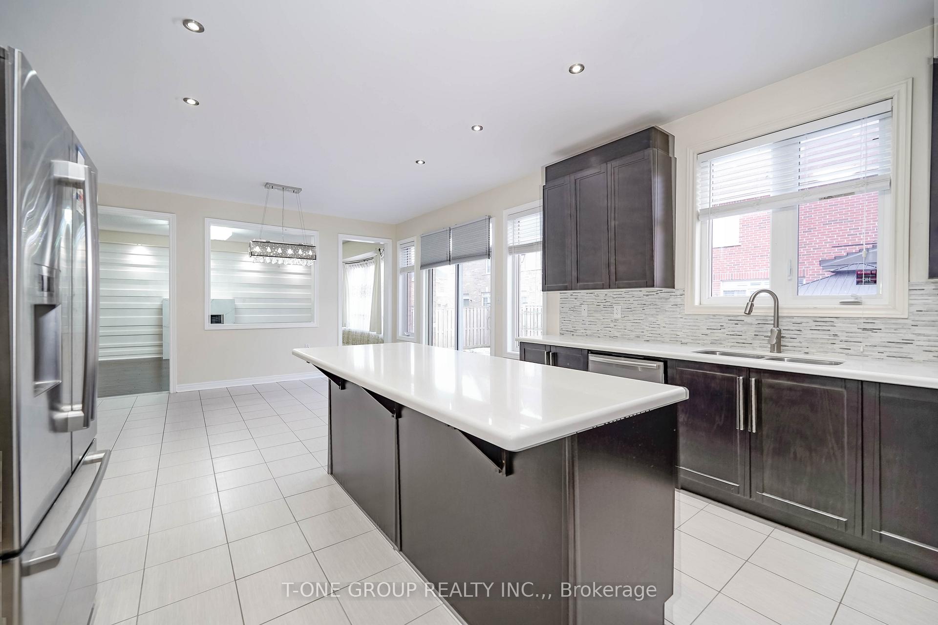 Photo 8 of 3 Chokecherry Crescent, Markham, Wismer — HOMEH