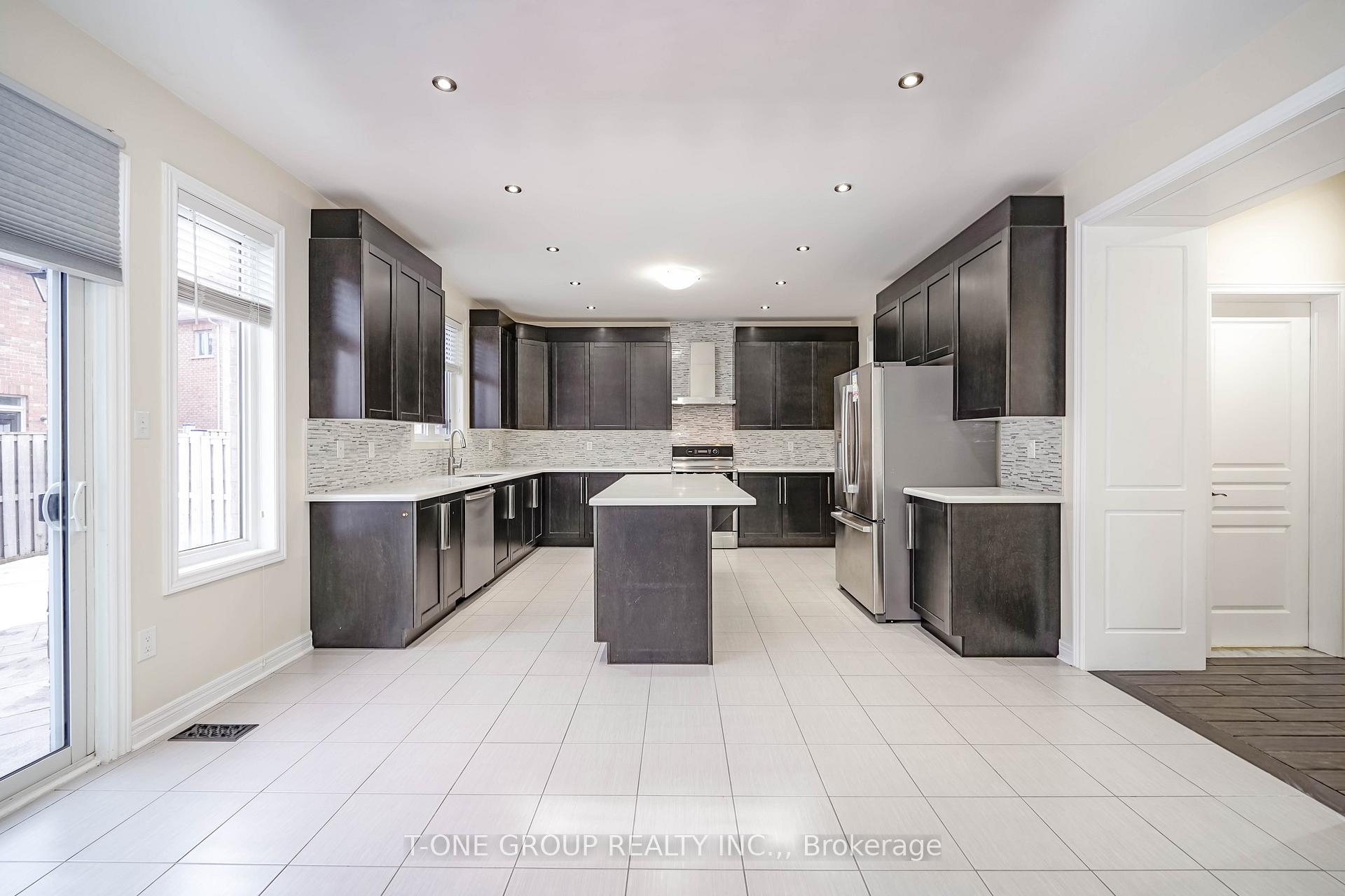 Photo 9 of 3 Chokecherry Crescent, Markham, Wismer — HOMEH