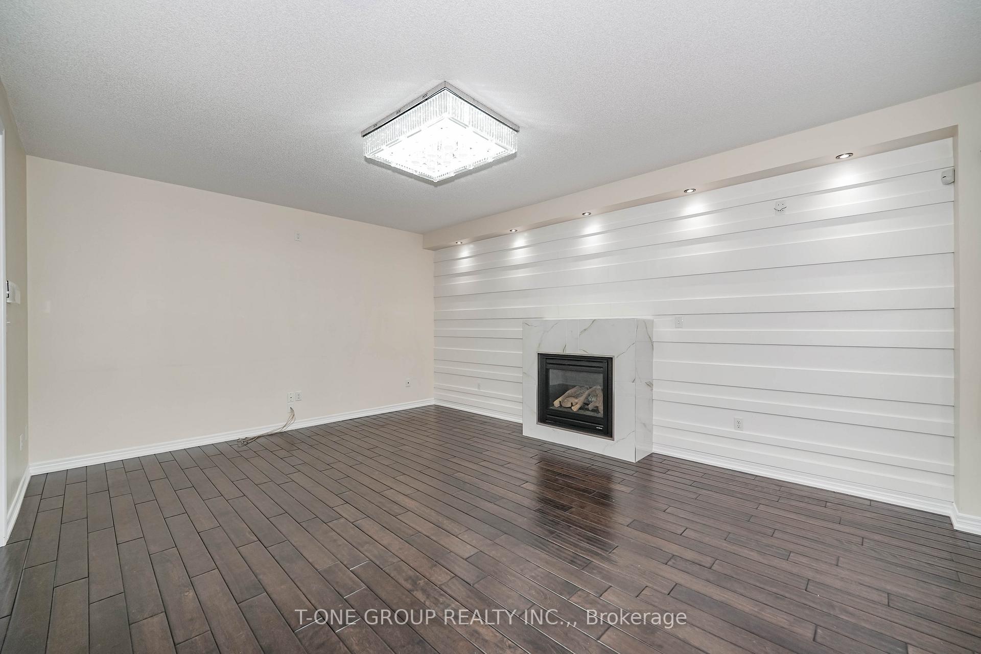Photo 10 of 3 Chokecherry Crescent, Markham, Wismer — HOMEH
