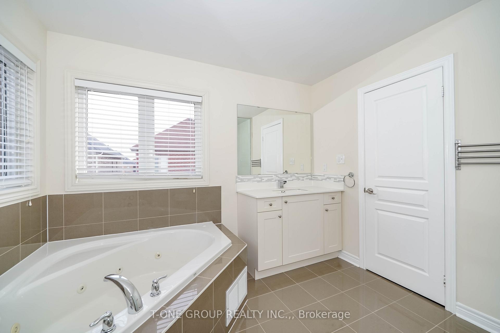 Photo 23 of 3 Chokecherry Crescent, Markham, Wismer — HOMEH