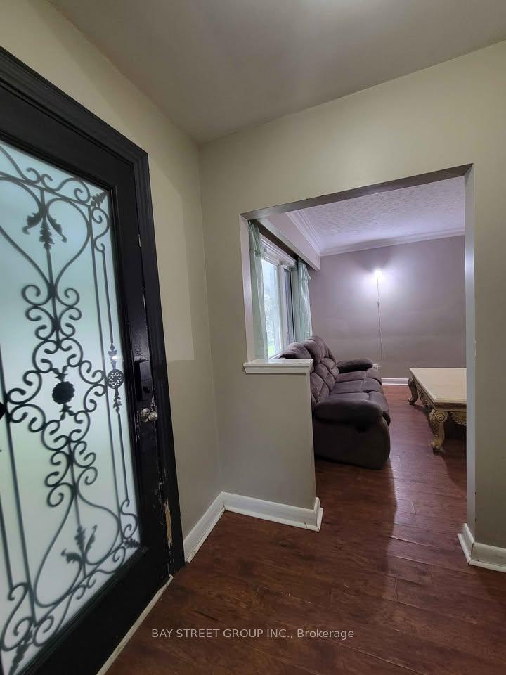 Photo 5 of 182 Phyllis Avenue, Scarborough, Cliffcrest — HOMEH
