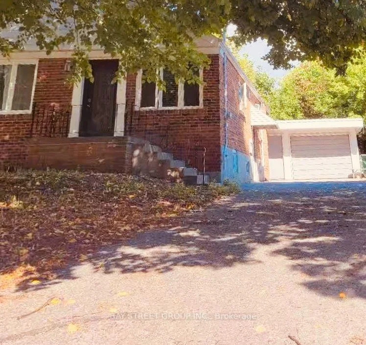 Photo 4 of 182 Phyllis Avenue, Scarborough, Cliffcrest — HOMEH