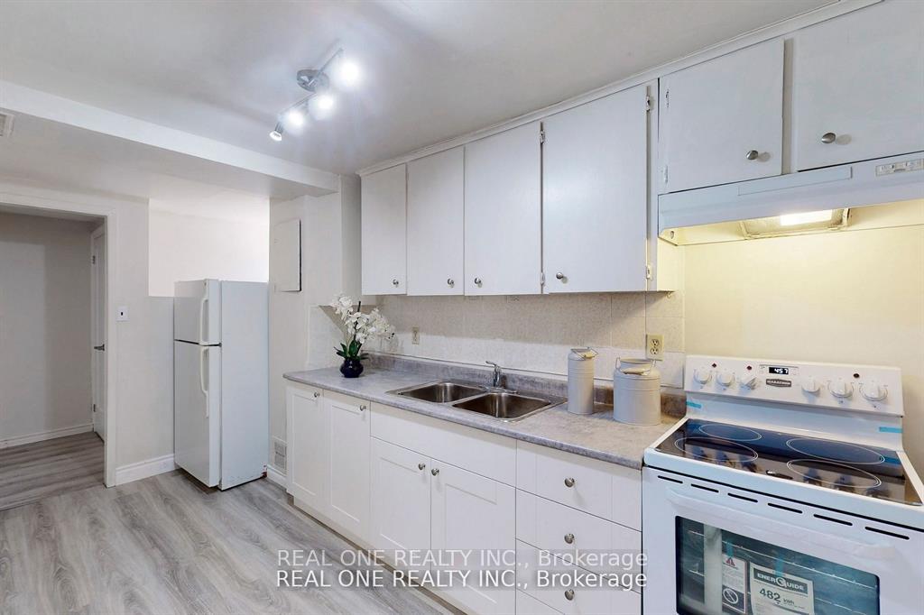Photo 7 of 105 Aurora Heights Drive, Aurora, Aurora Heights — HOMEH