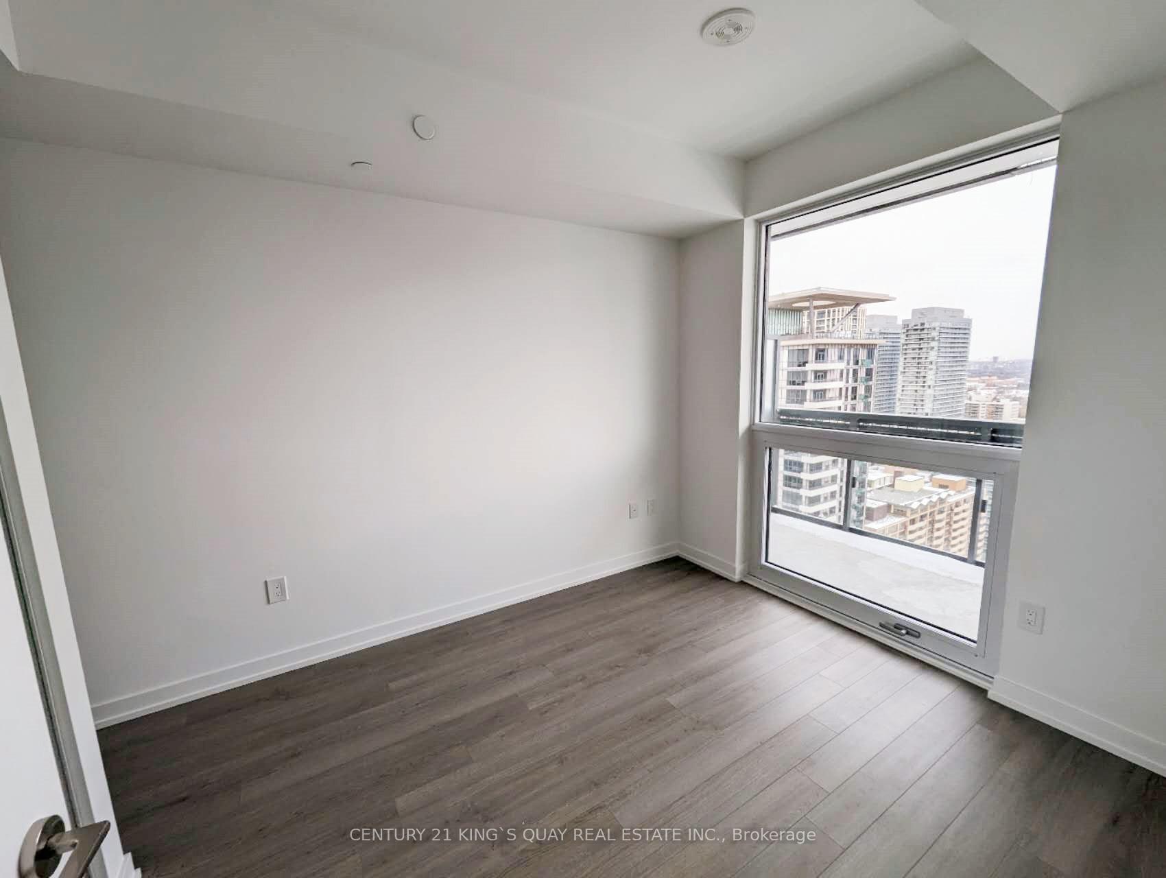 Photo 5 of Unit 2510, 39 Roehampton Avenue, Toronto, Mount Pleasant West — HOMEH