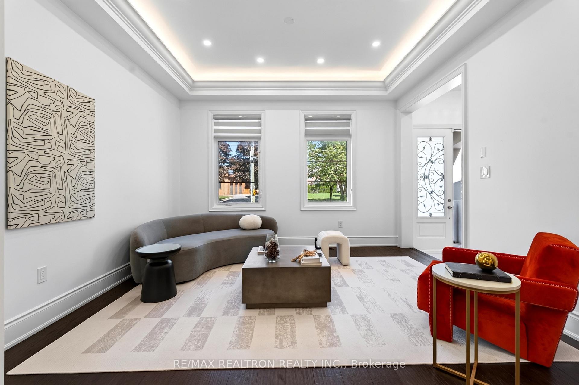 Photo 4 of 209 Hillsview Drive, Richmond Hill, Observatory — HOMEH