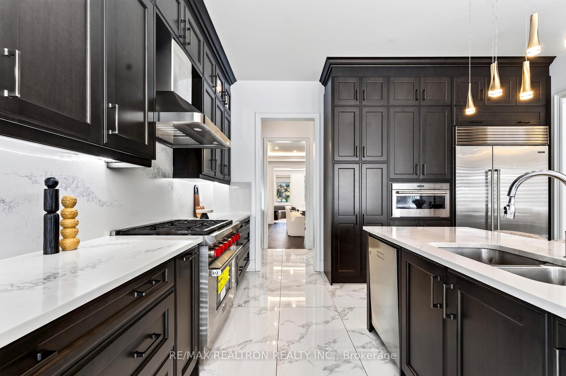 Photo 13 of 209 Hillsview Drive, Richmond Hill, Observatory — HOMEH