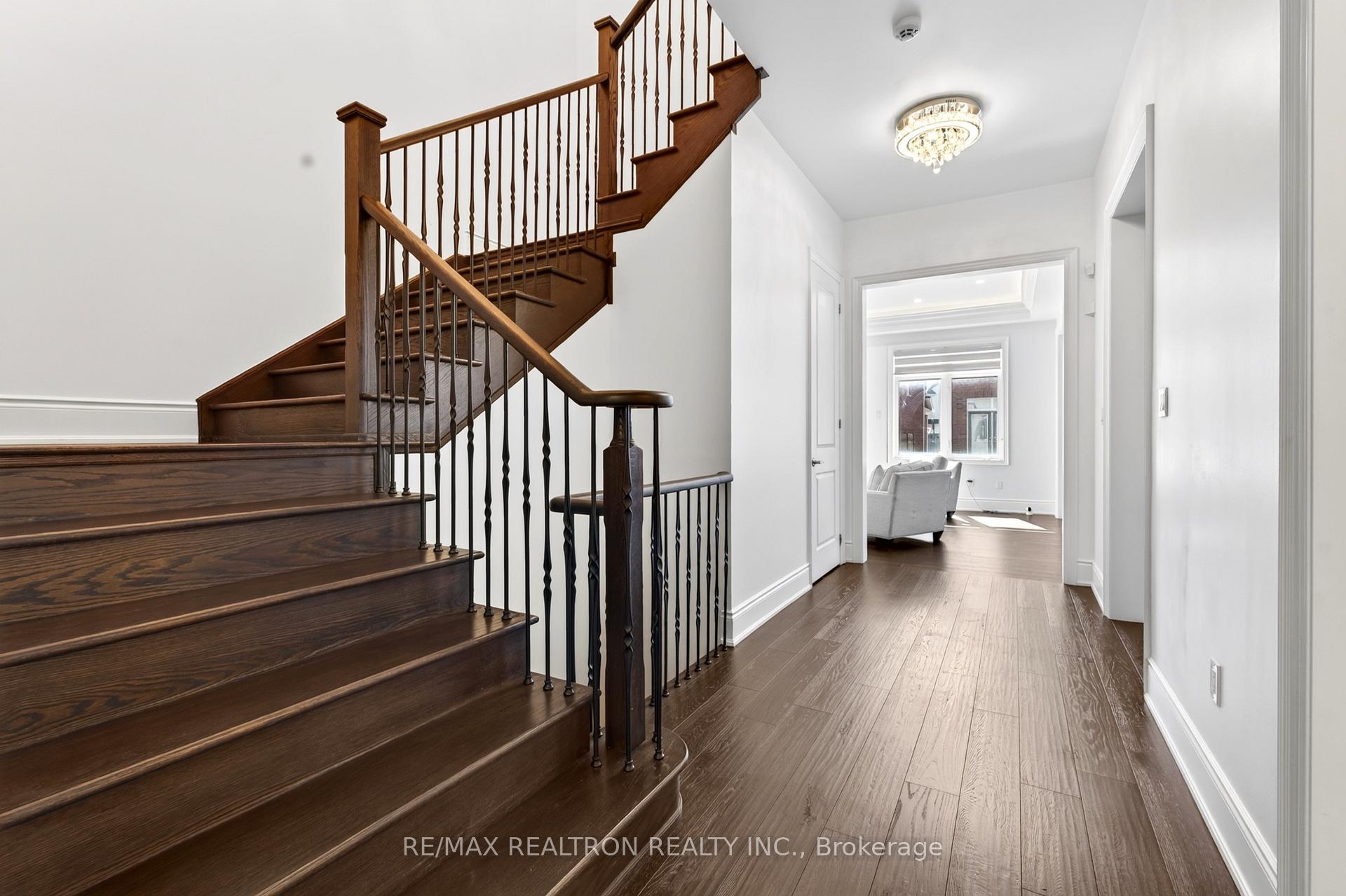 Photo 19 of 209 Hillsview Drive, Richmond Hill, Observatory — HOMEH