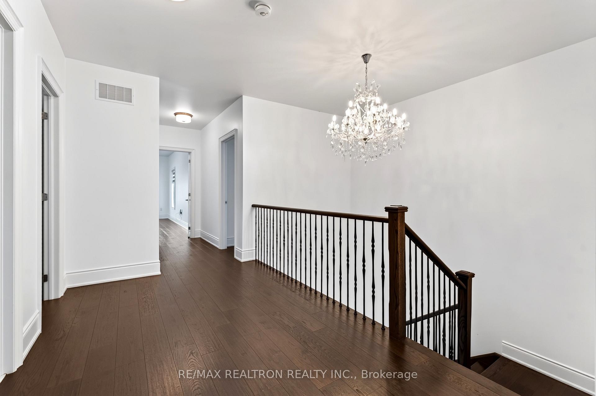 Photo 20 of 209 Hillsview Drive, Richmond Hill, Observatory — HOMEH