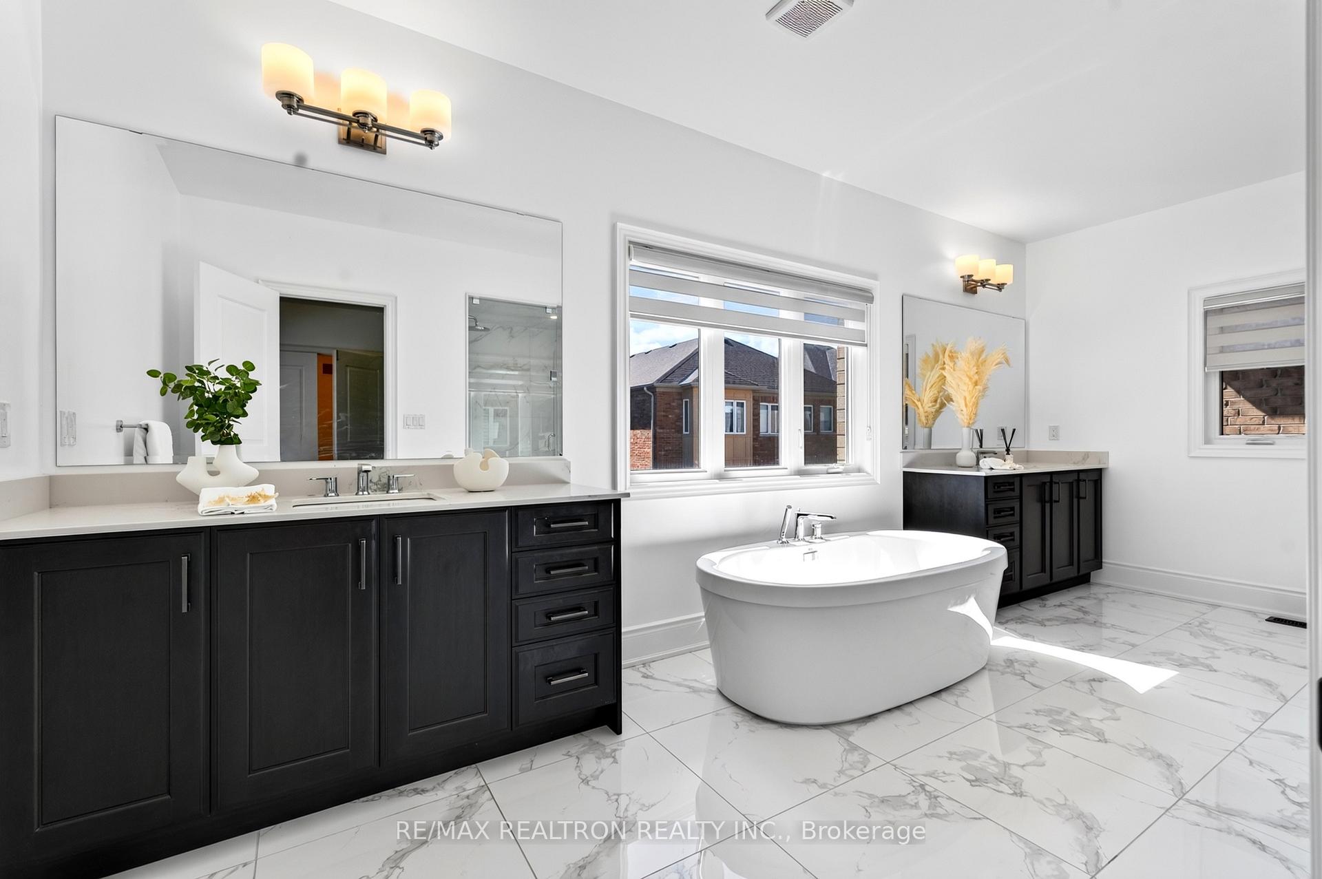 Photo 23 of 209 Hillsview Drive, Richmond Hill, Observatory — HOMEH