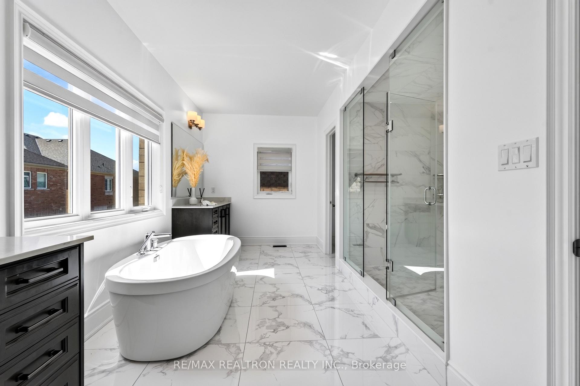 Photo 24 of 209 Hillsview Drive, Richmond Hill, Observatory — HOMEH