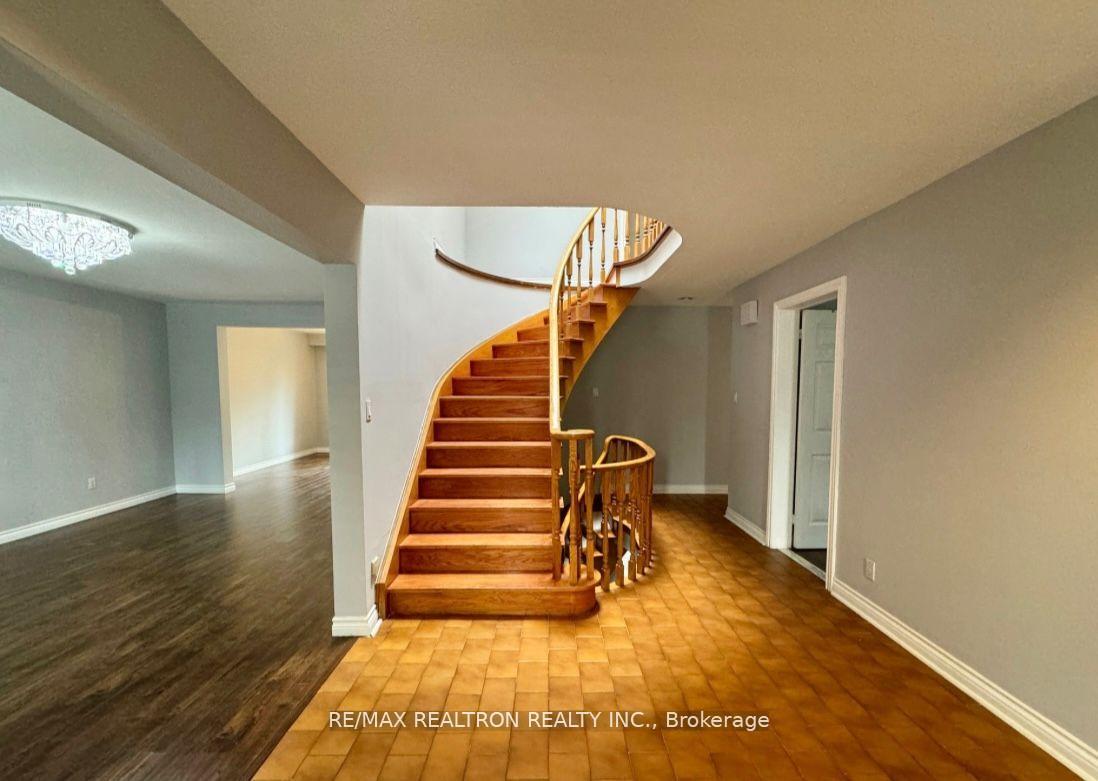 Photo 1 of 23 Lawnview Drive, North York, Willowdale East — HOMEH