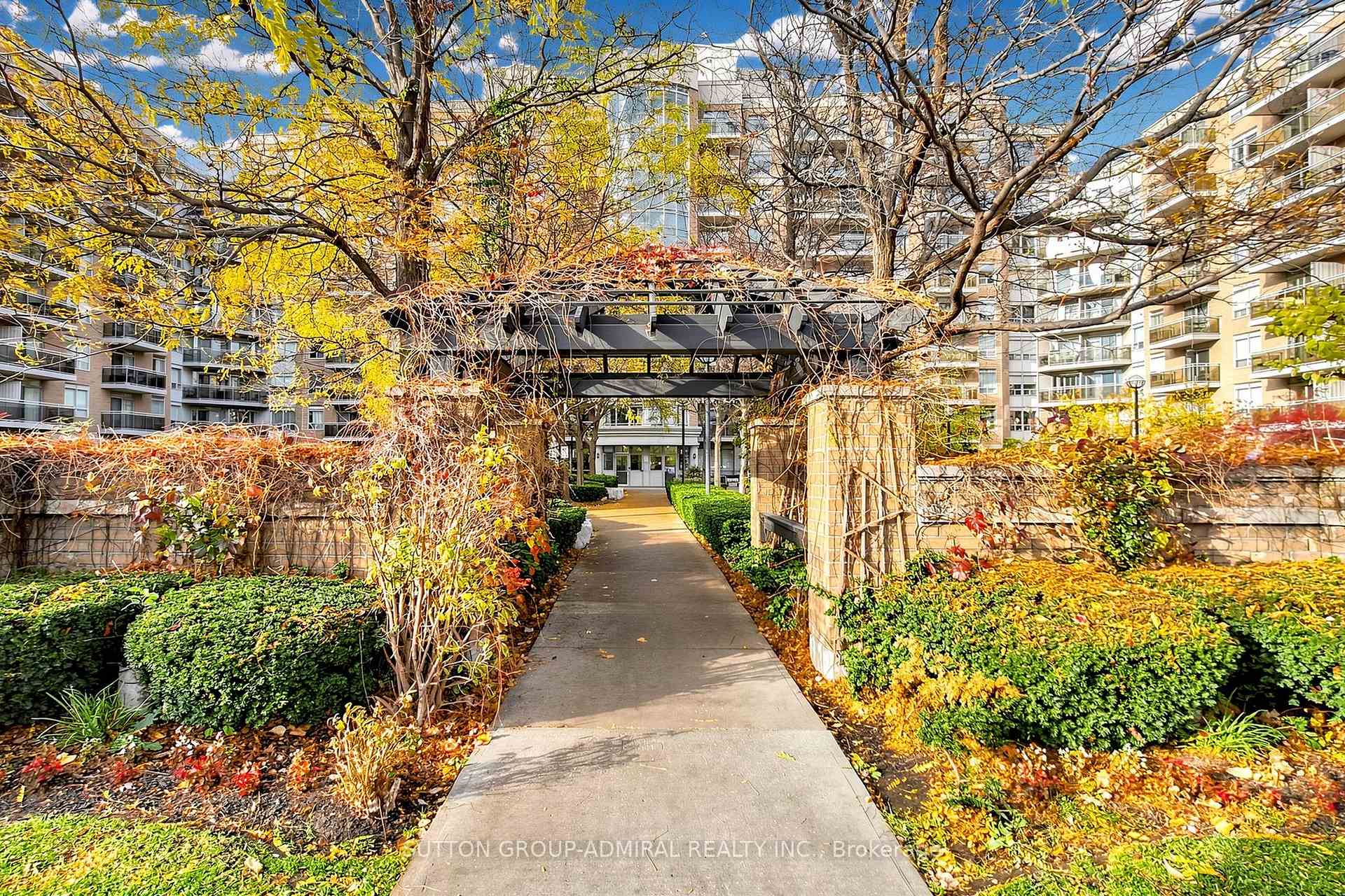 Photo 3 of Unit 435, 650 Lawrence Avenue W, Toronto, Englemount-Lawrence — HOMEH