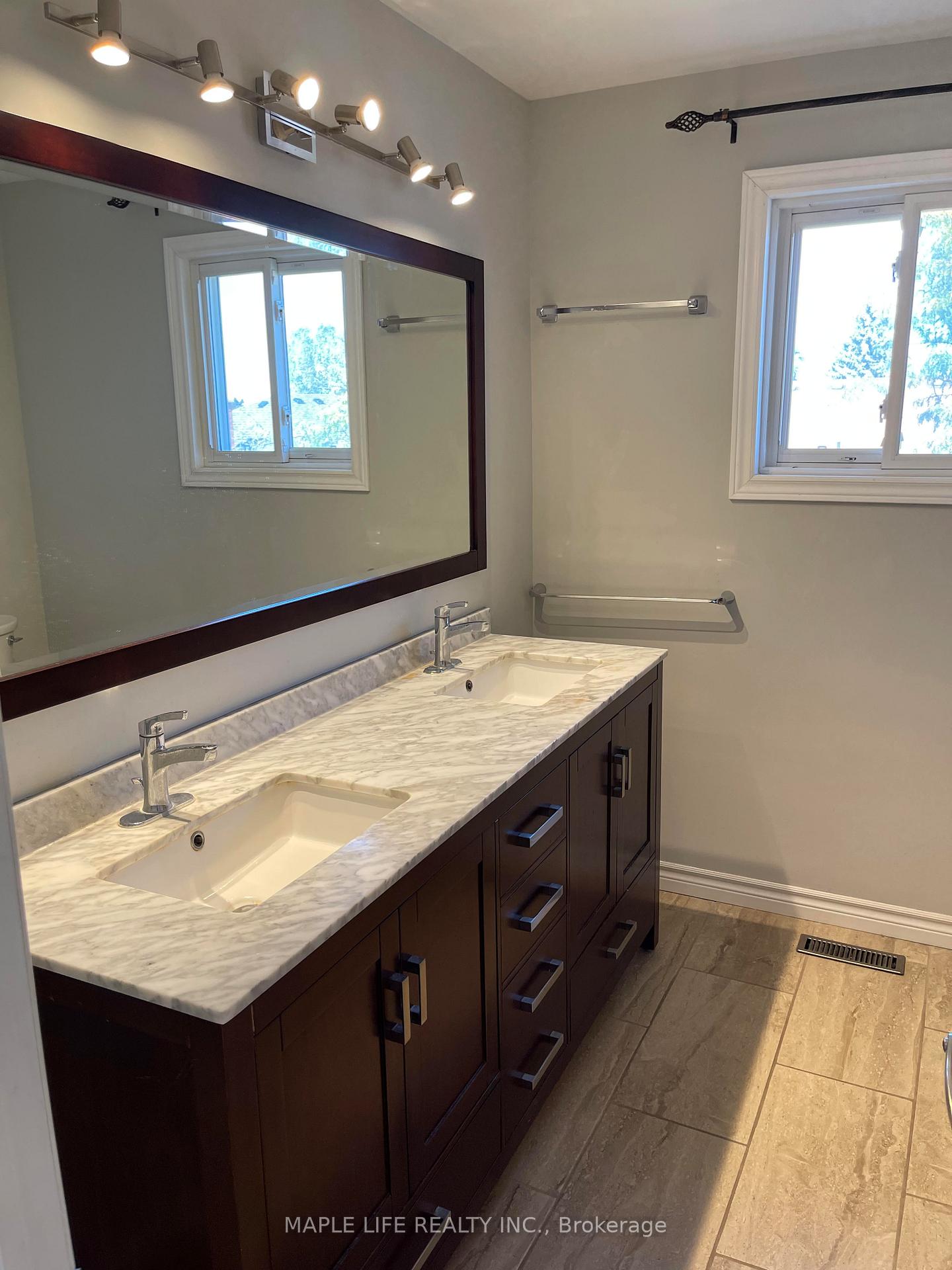 Photo 11 of 175 Keffer Circle, Newmarket, Armitage — HOMEH