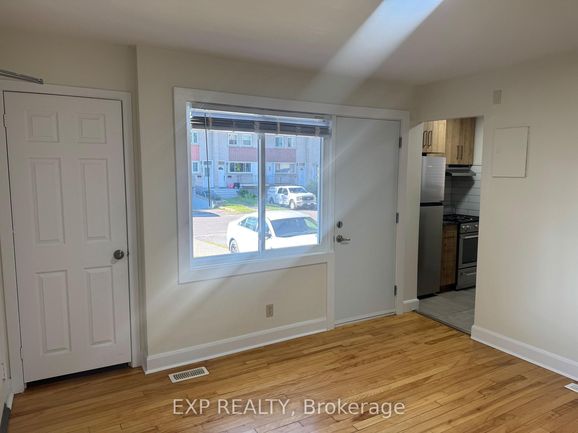 Photo 4 of Unit 1, 1268 Emperor Avenue, Ottawa, Carlington — HOMEH