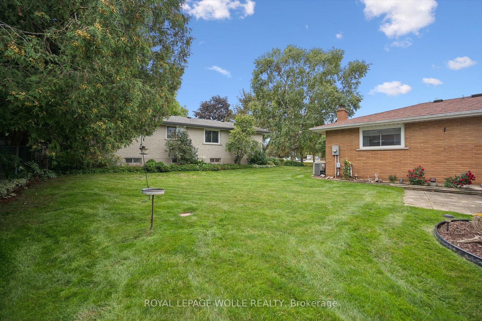 Photo 30 of 85 Indian Road, Kitchener, Heritage Park - Kitchener — HOMEH