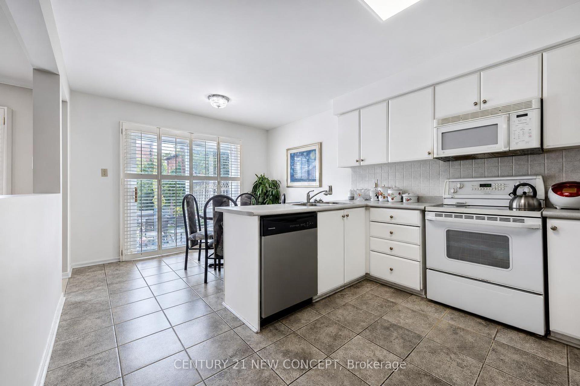 Photo 13 of 8 Millcroft Way, Vaughan, Brownridge — HOMEH