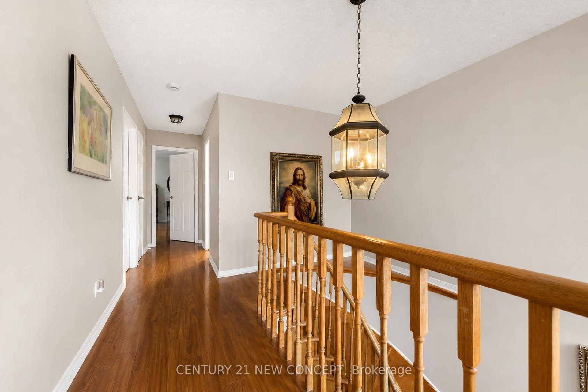Photo 21 of 8 Millcroft Way, Vaughan, Brownridge — HOMEH