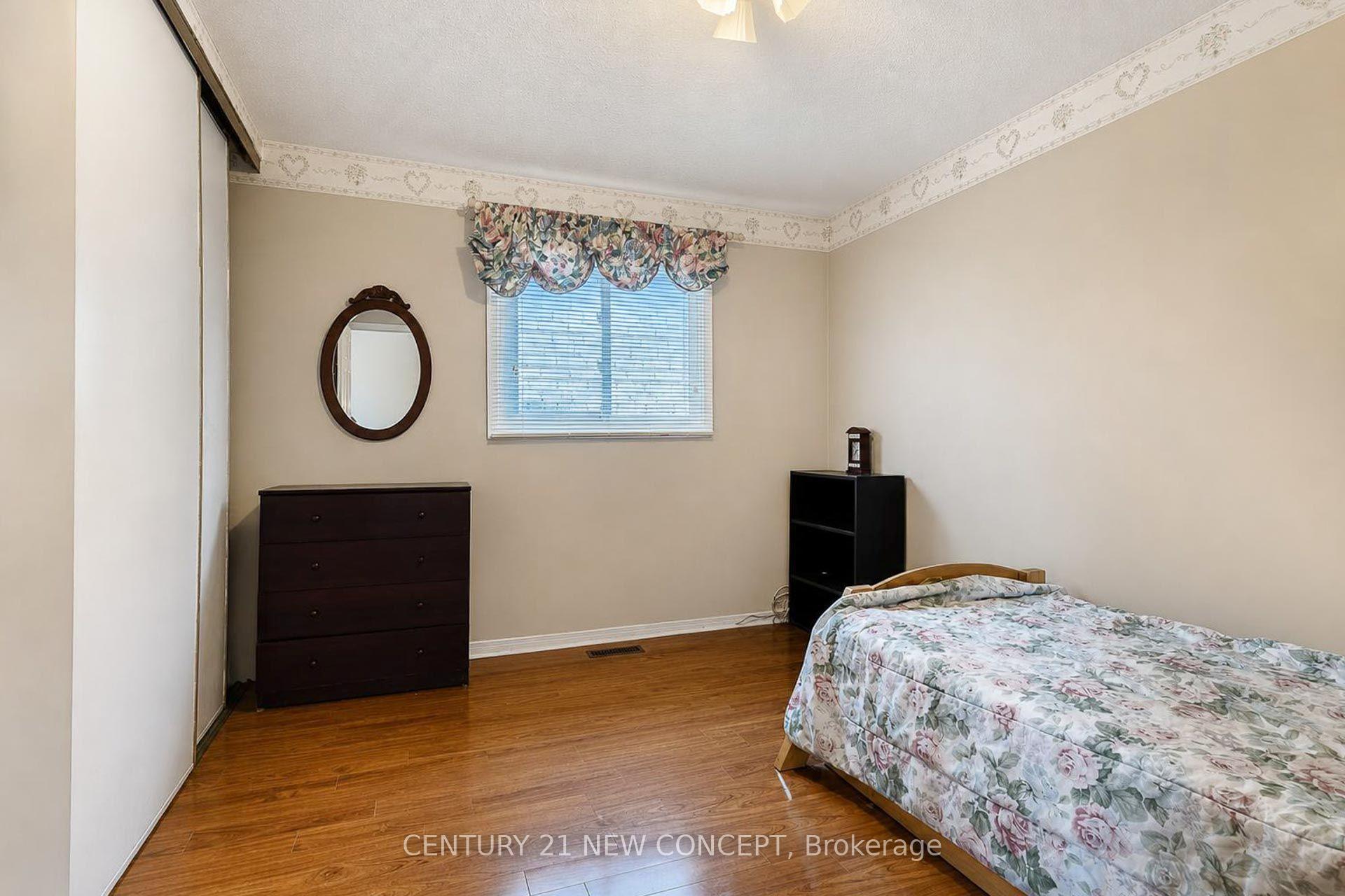 Photo 24 of 8 Millcroft Way, Vaughan, Brownridge — HOMEH