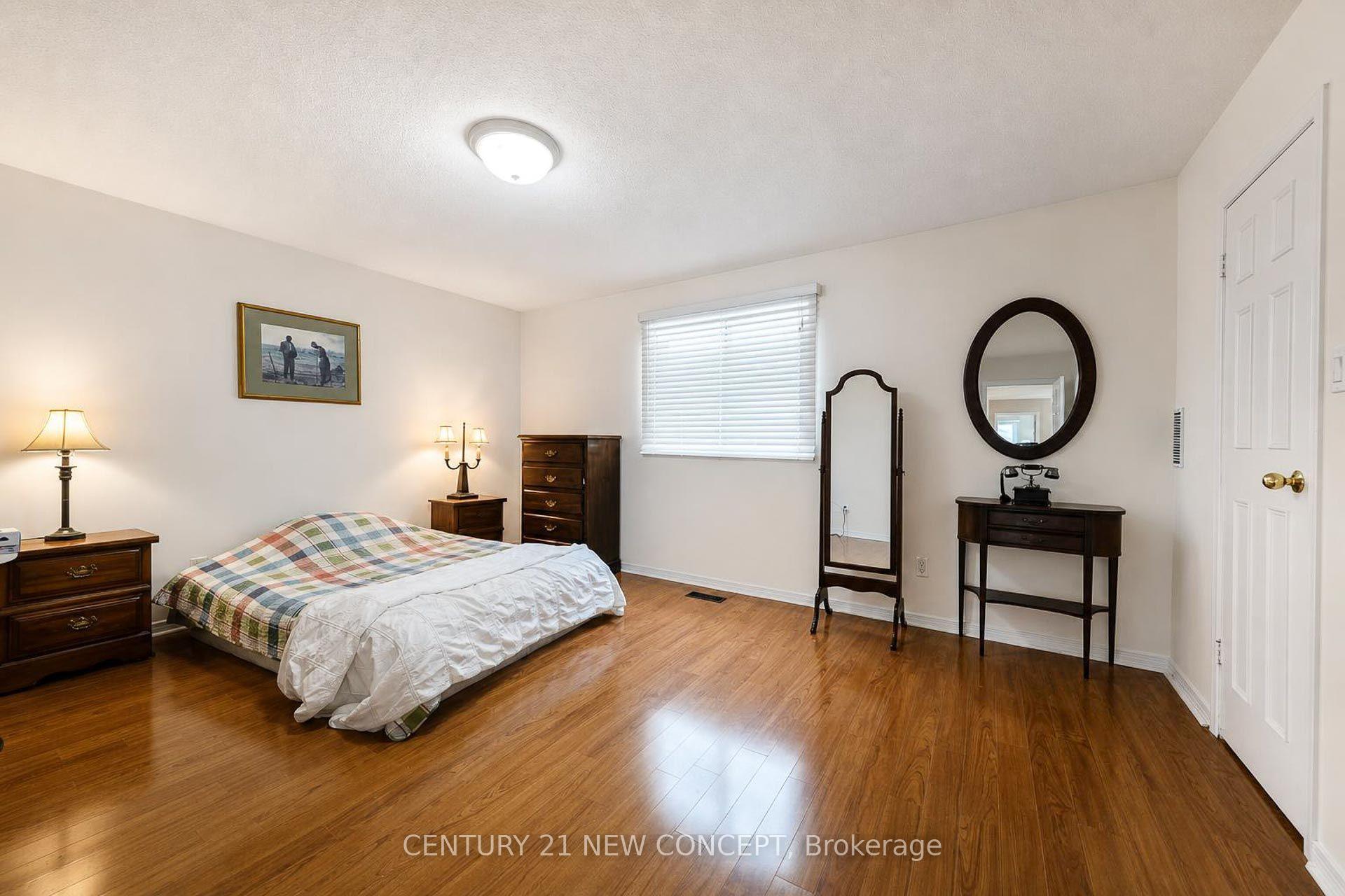 Photo 29 of 8 Millcroft Way, Vaughan, Brownridge — HOMEH
