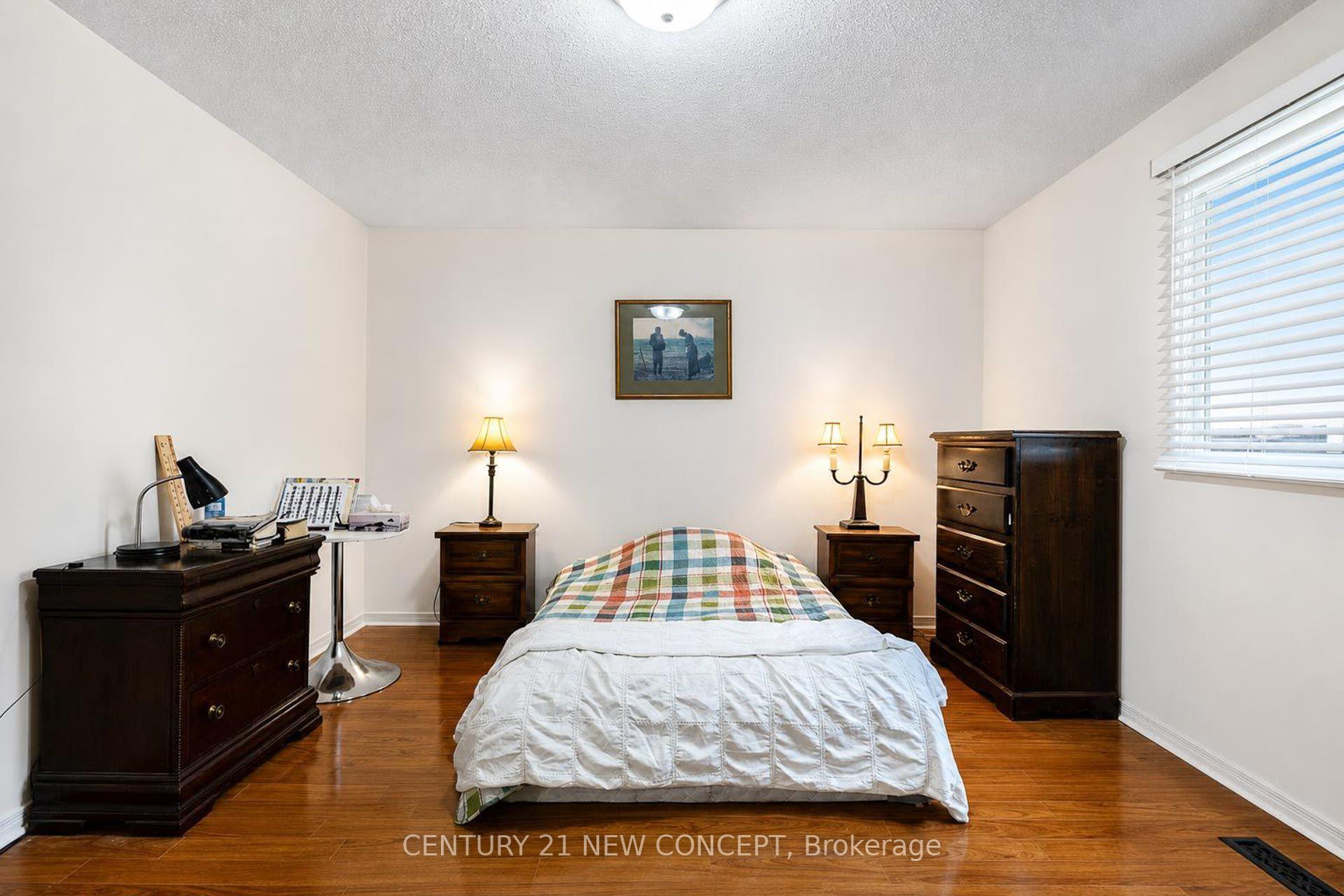 Photo 30 of 8 Millcroft Way, Vaughan, Brownridge — HOMEH