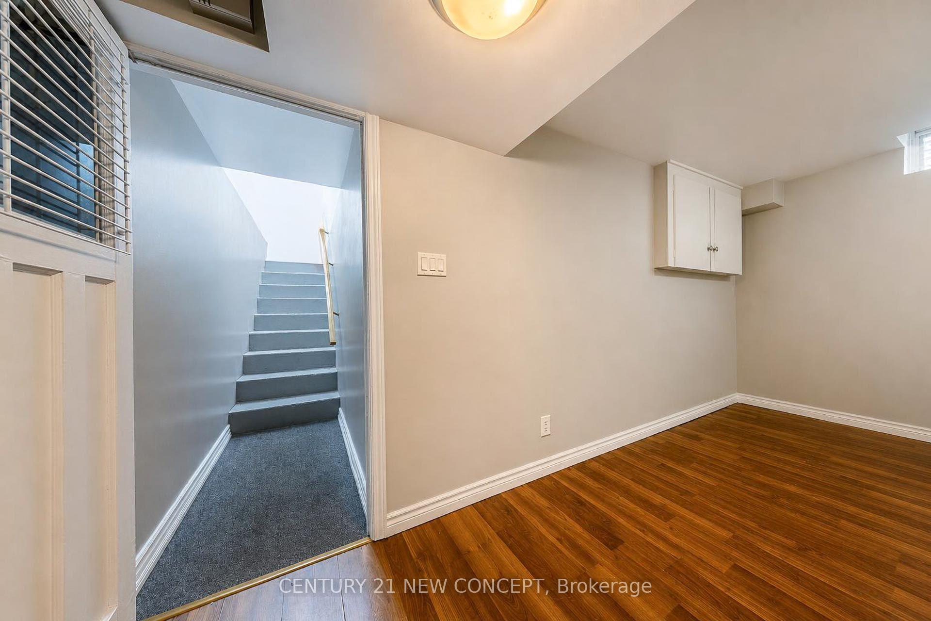 Photo 32 of 8 Millcroft Way, Vaughan, Brownridge — HOMEH