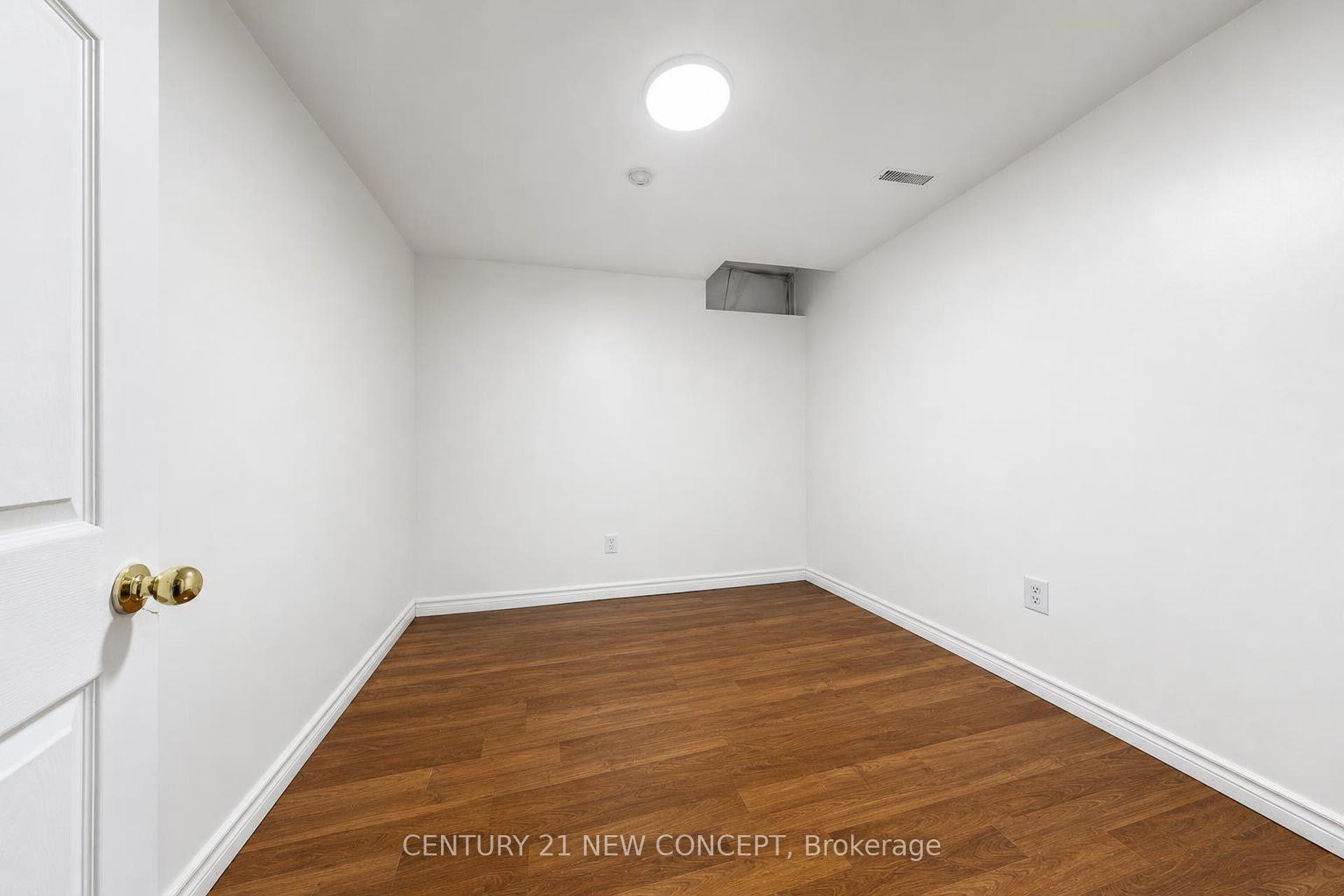 Photo 37 of 8 Millcroft Way, Vaughan, Brownridge — HOMEH