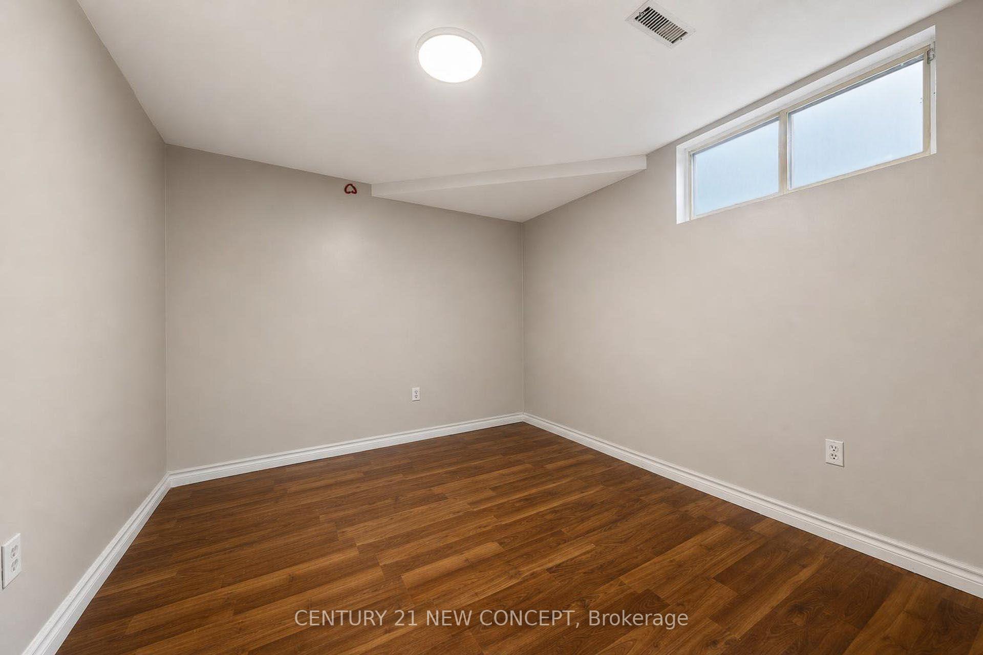 Photo 39 of 8 Millcroft Way, Vaughan, Brownridge — HOMEH
