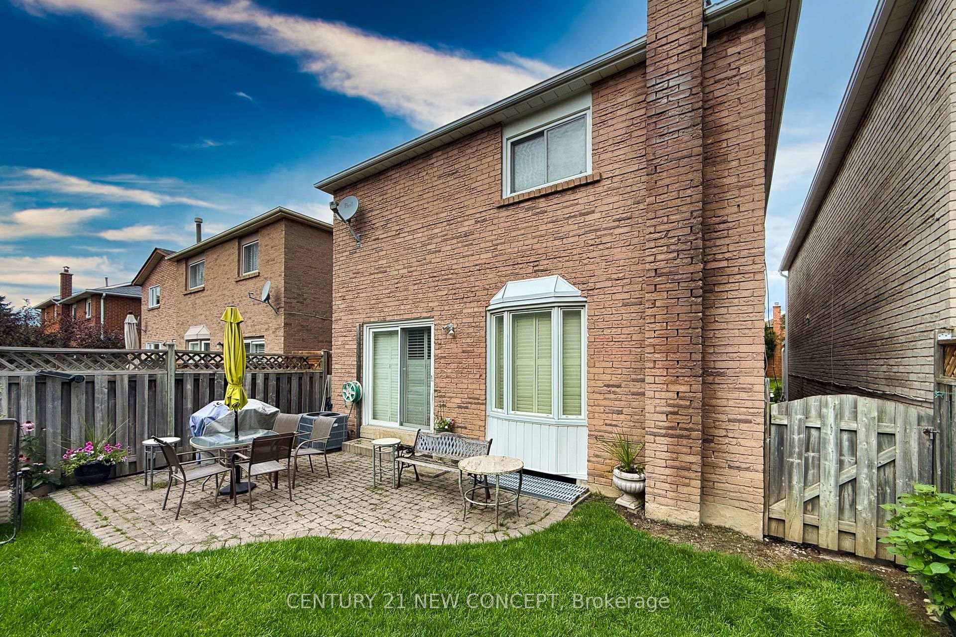 Photo 41 of 8 Millcroft Way, Vaughan, Brownridge — HOMEH