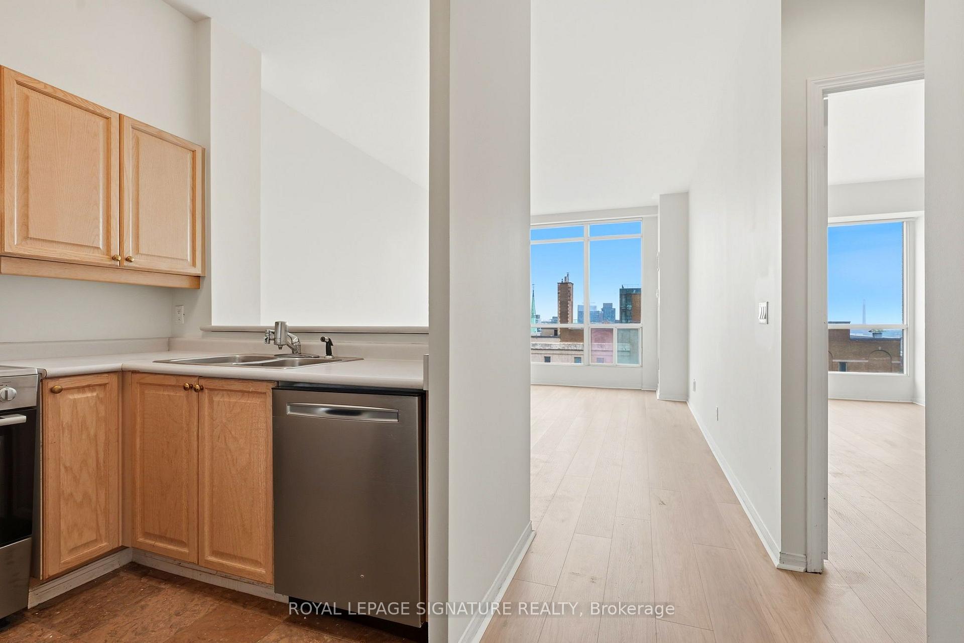 Photo 3 of Unit 2014, 7 King Street E, Toronto, Church-Yonge Corridor — HOMEH