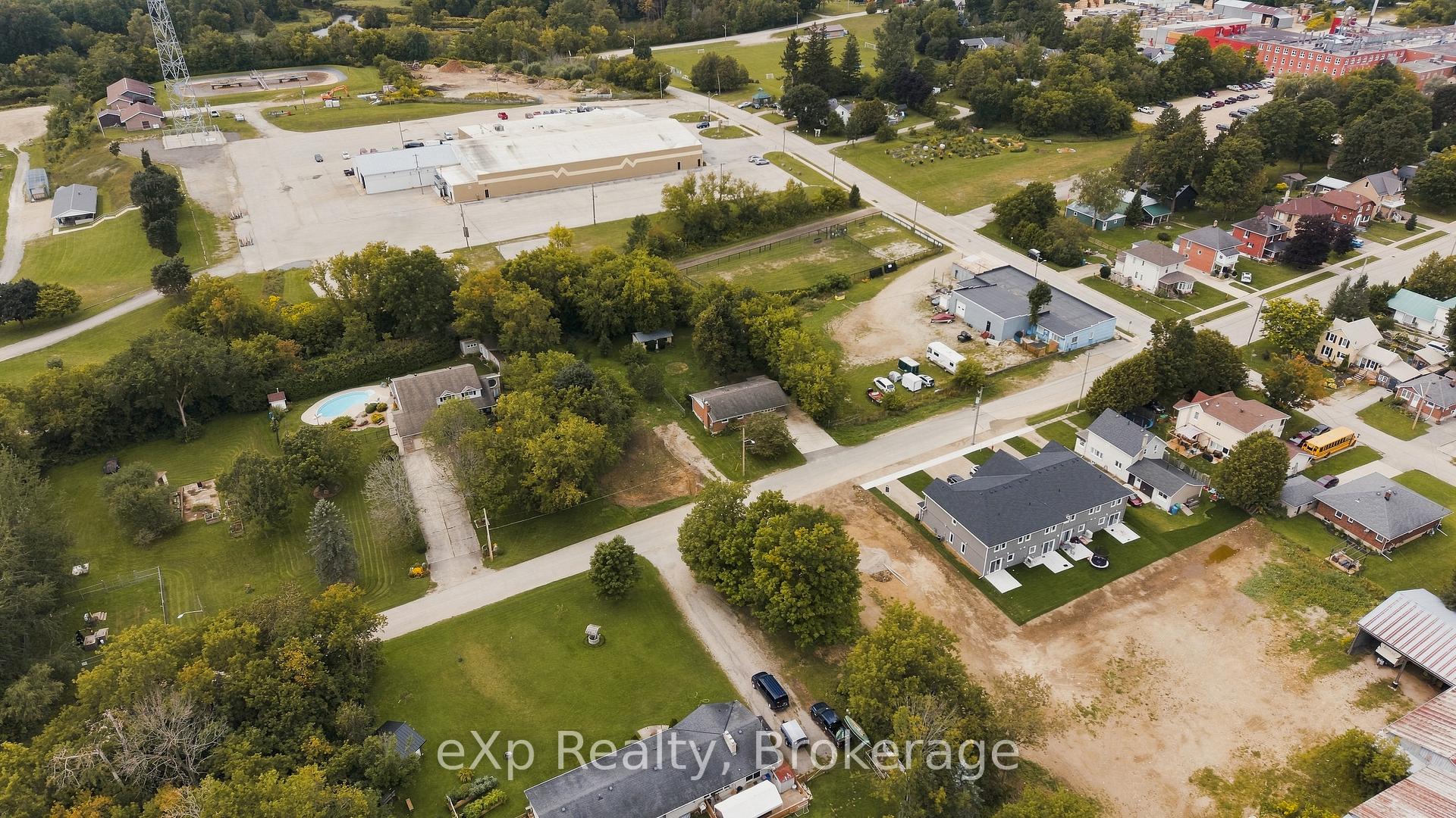 Photo 25 of 236 Bruce Street S, West Grey — HOMEH