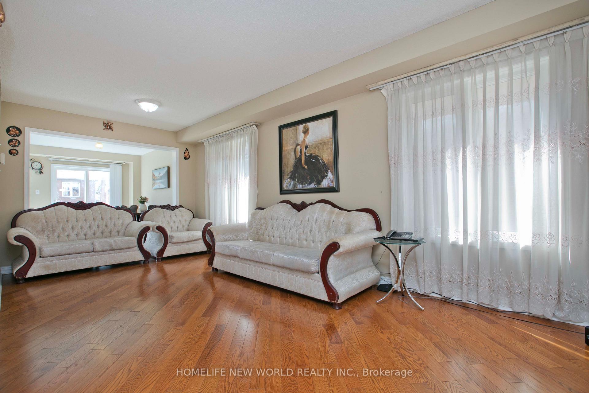 Photo 5 of 19 Charles Brown Road, Markham, Cedarwood — HOMEH