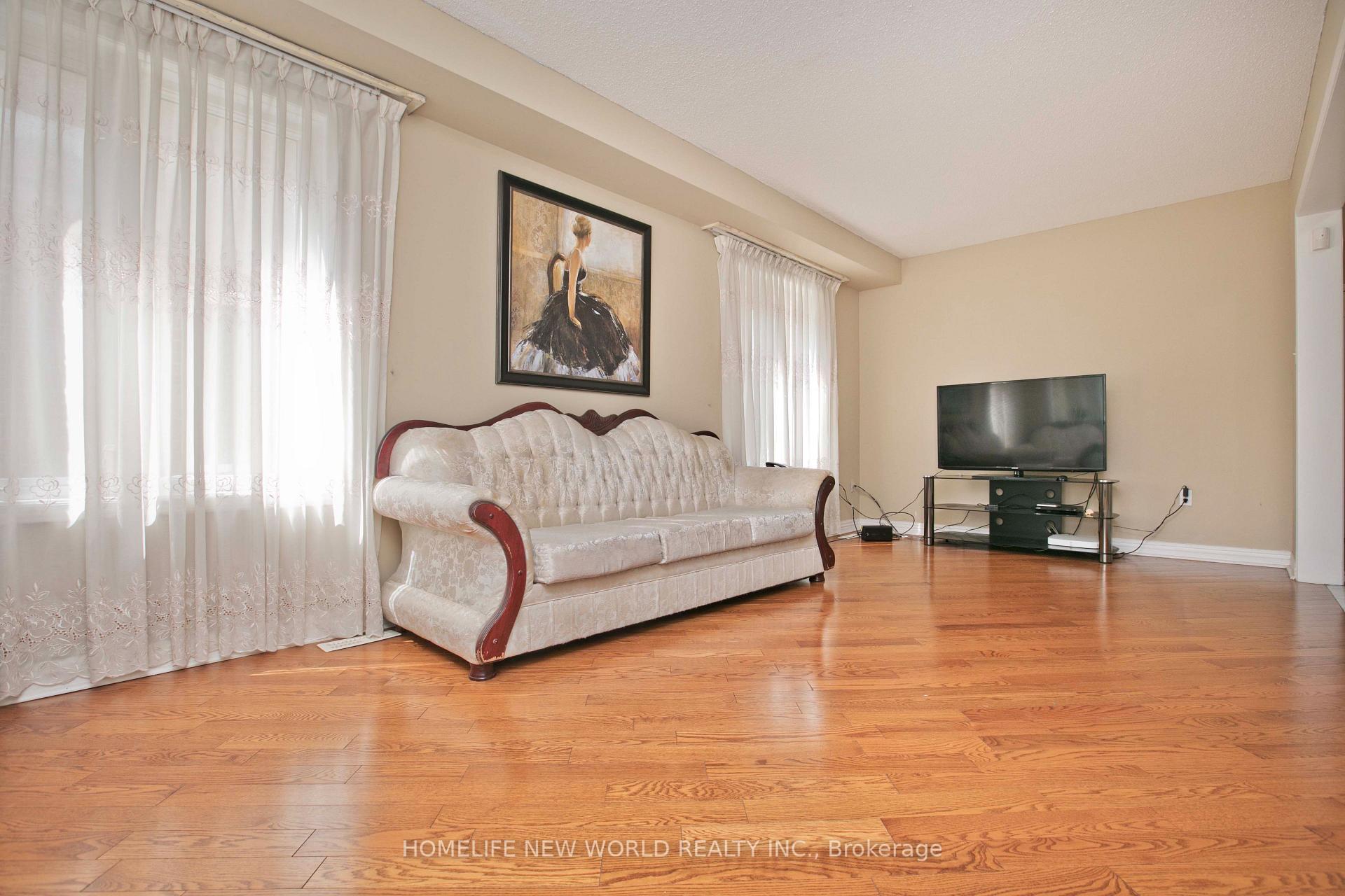 Photo 7 of 19 Charles Brown Road, Markham, Cedarwood — HOMEH