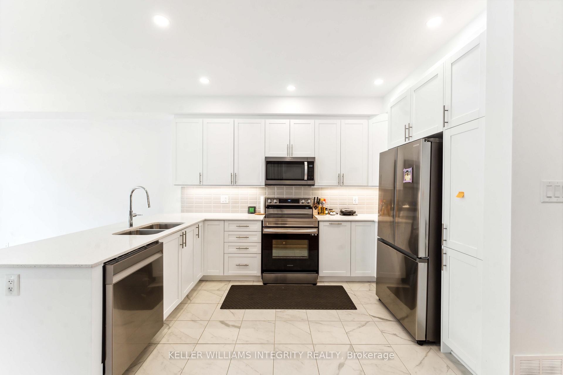 Photo 7 of 330 Makobe Lane, Ottawa, Riverside South/Gloucester Glen — HOMEH