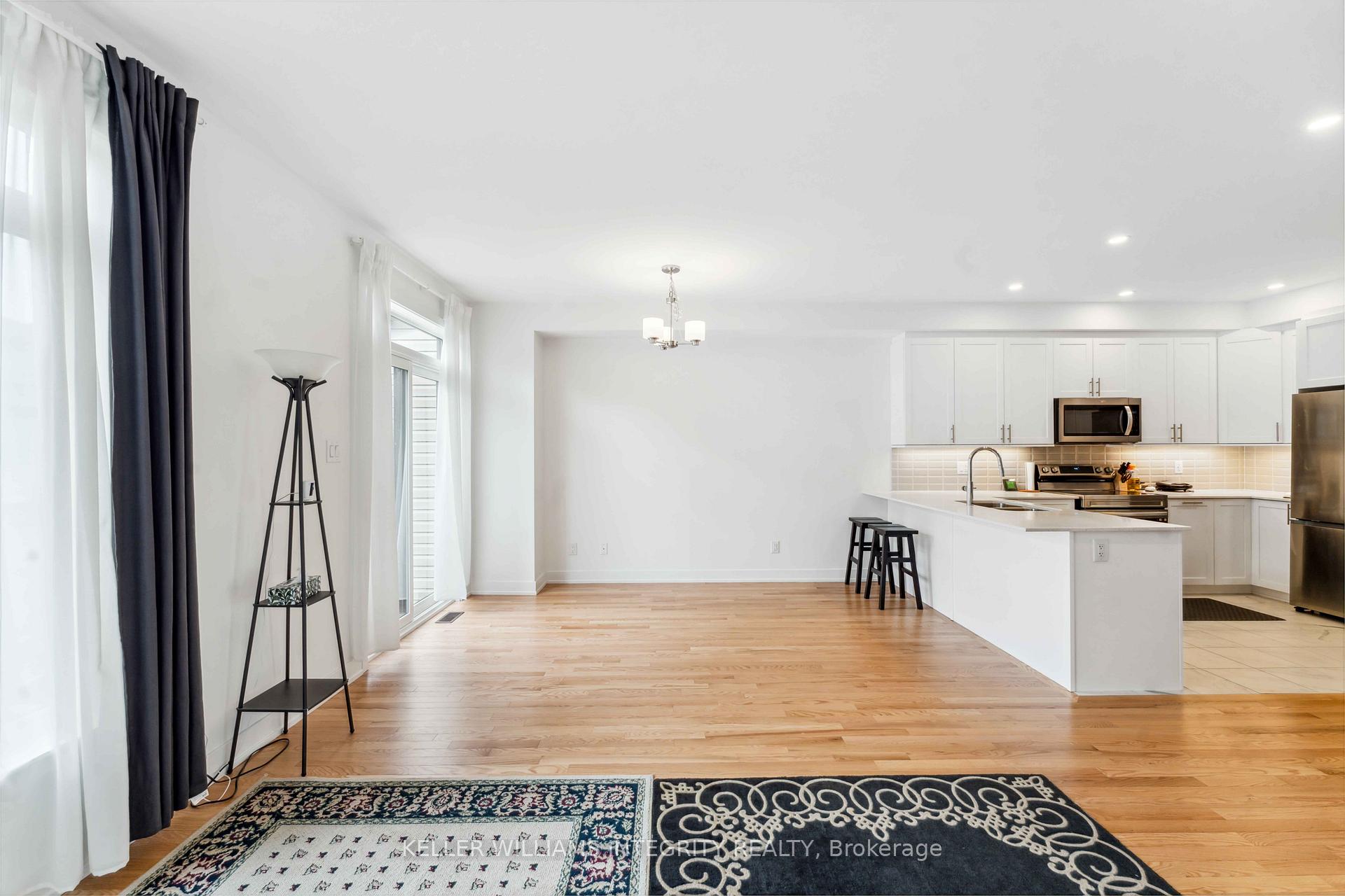 Photo 12 of 330 Makobe Lane, Ottawa, Riverside South/Gloucester Glen — HOMEH