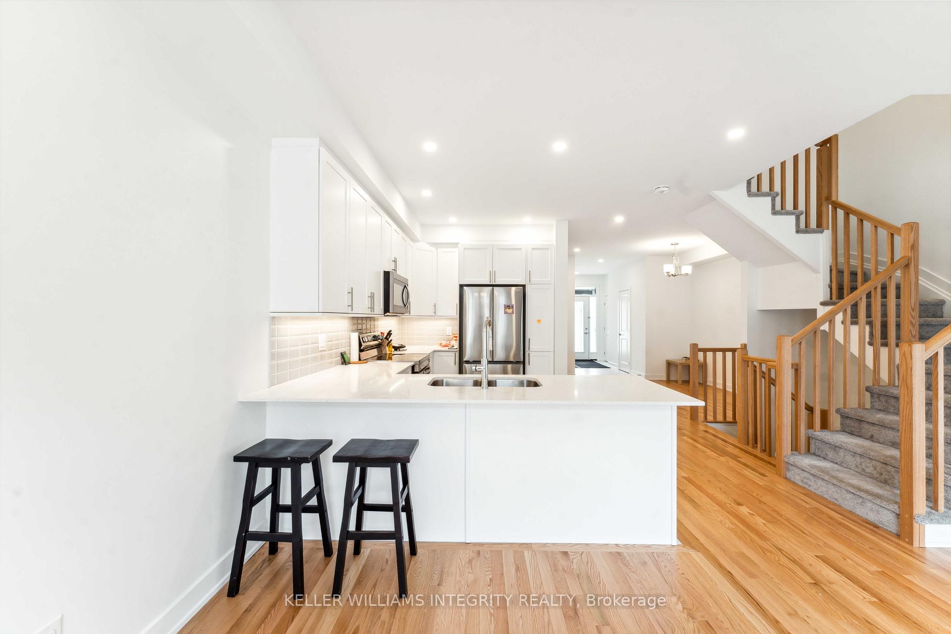 Photo 14 of 330 Makobe Lane, Ottawa, Riverside South/Gloucester Glen — HOMEH