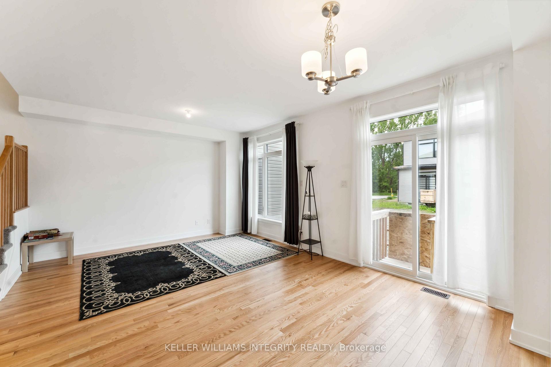 Photo 16 of 330 Makobe Lane, Ottawa, Riverside South/Gloucester Glen — HOMEH